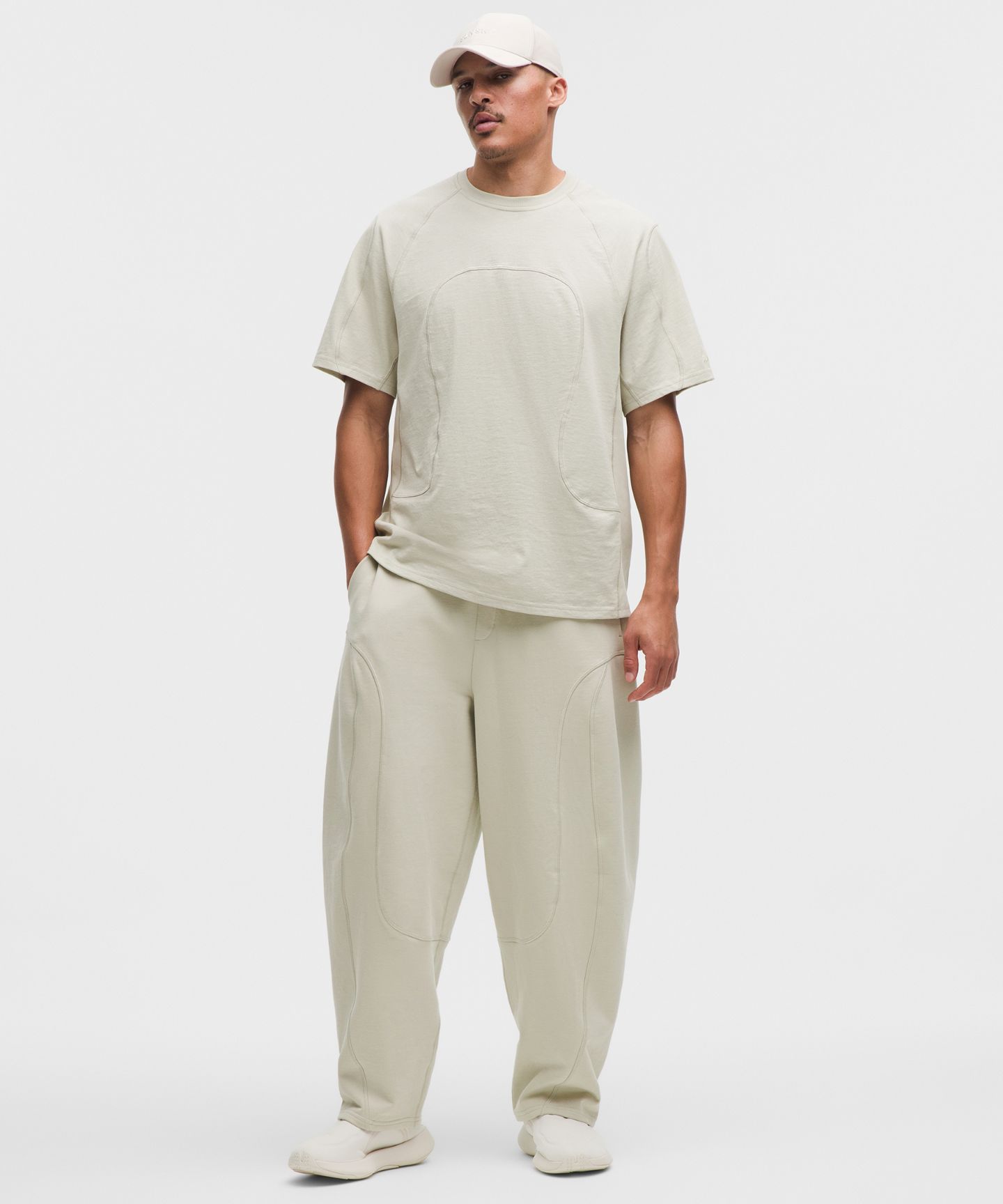 Мужская рубашка Lululemon Organic Cotton-Blend Jersey Short-Sleeve Shirt *Slnsh Collection, цвет: Берёзовый бежевый — фото 2