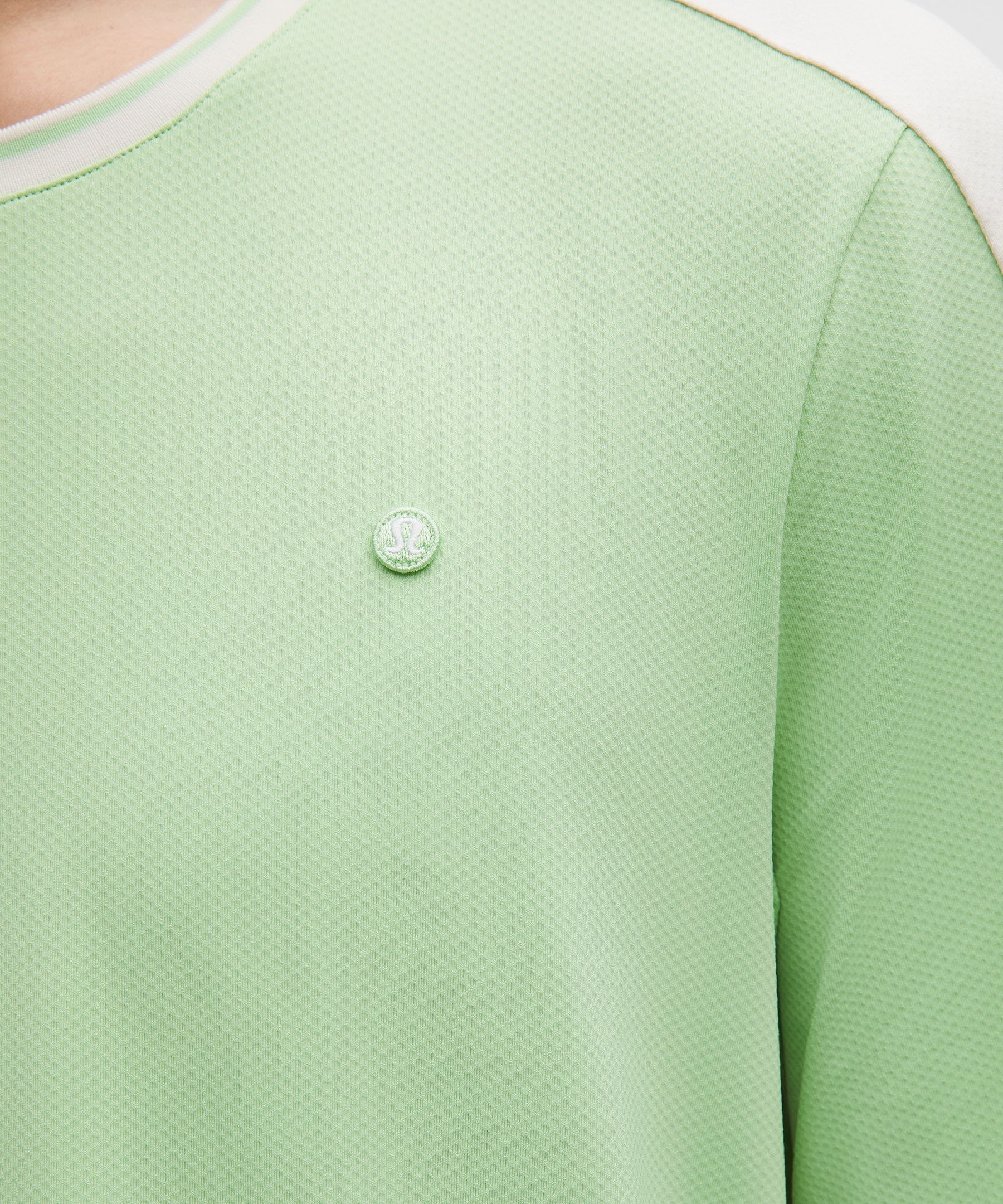 Tennisshirt mit Mesh-Einsatz und UV-Schutz