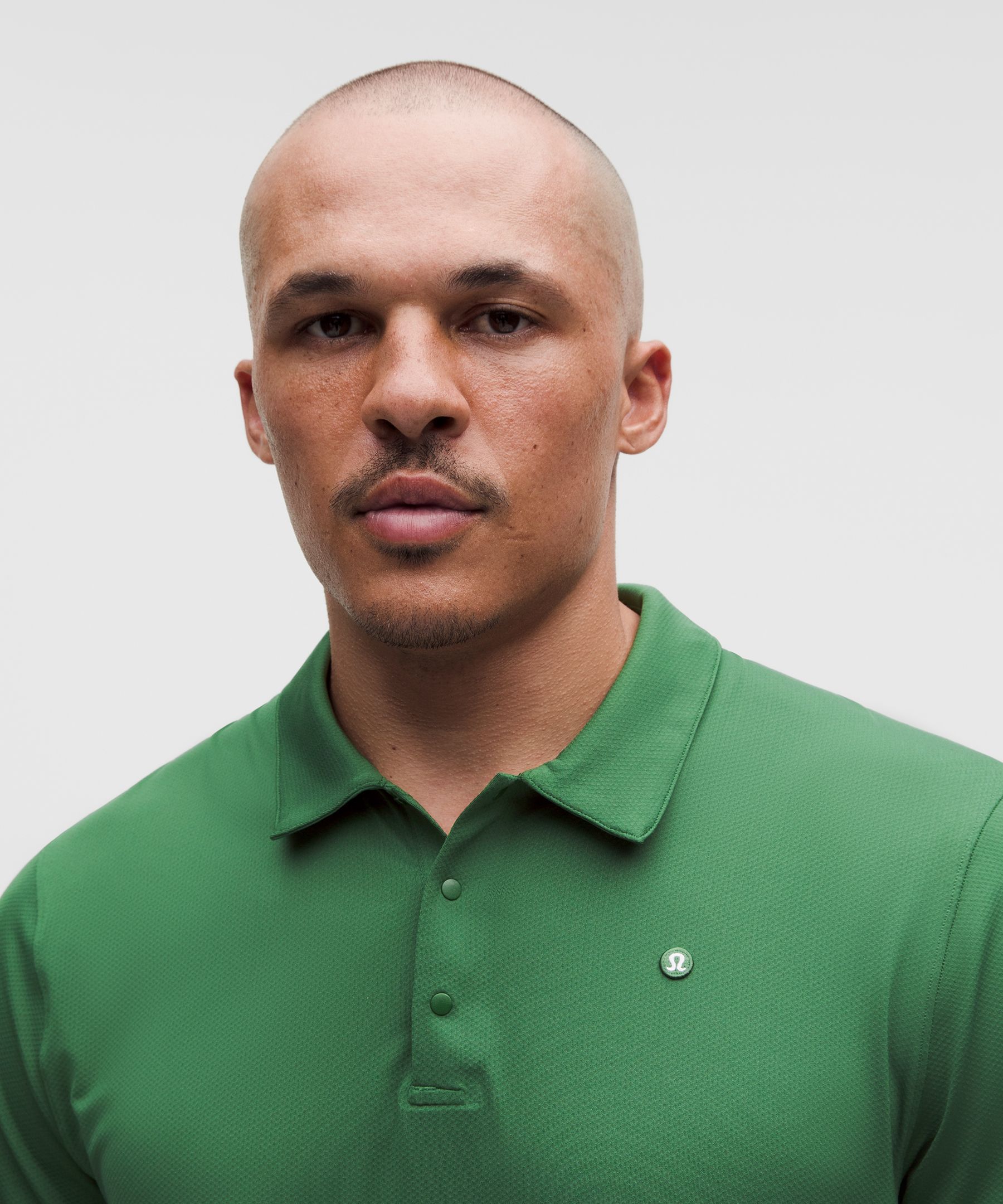 Polo manches courtes de sport &agrave; logo