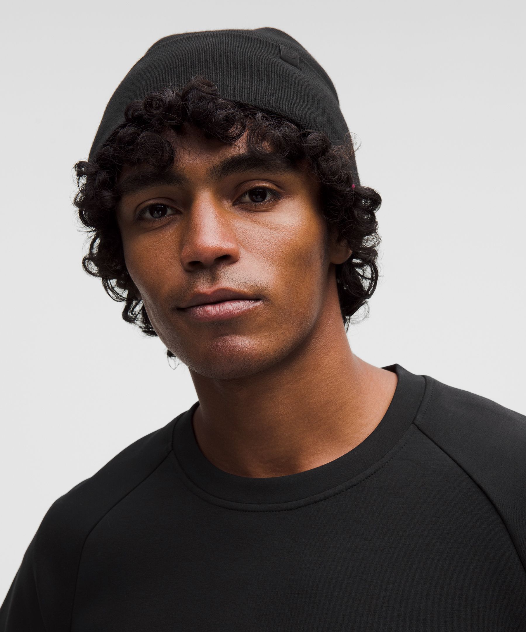 Smooth Spacer Classic-Fit Crew