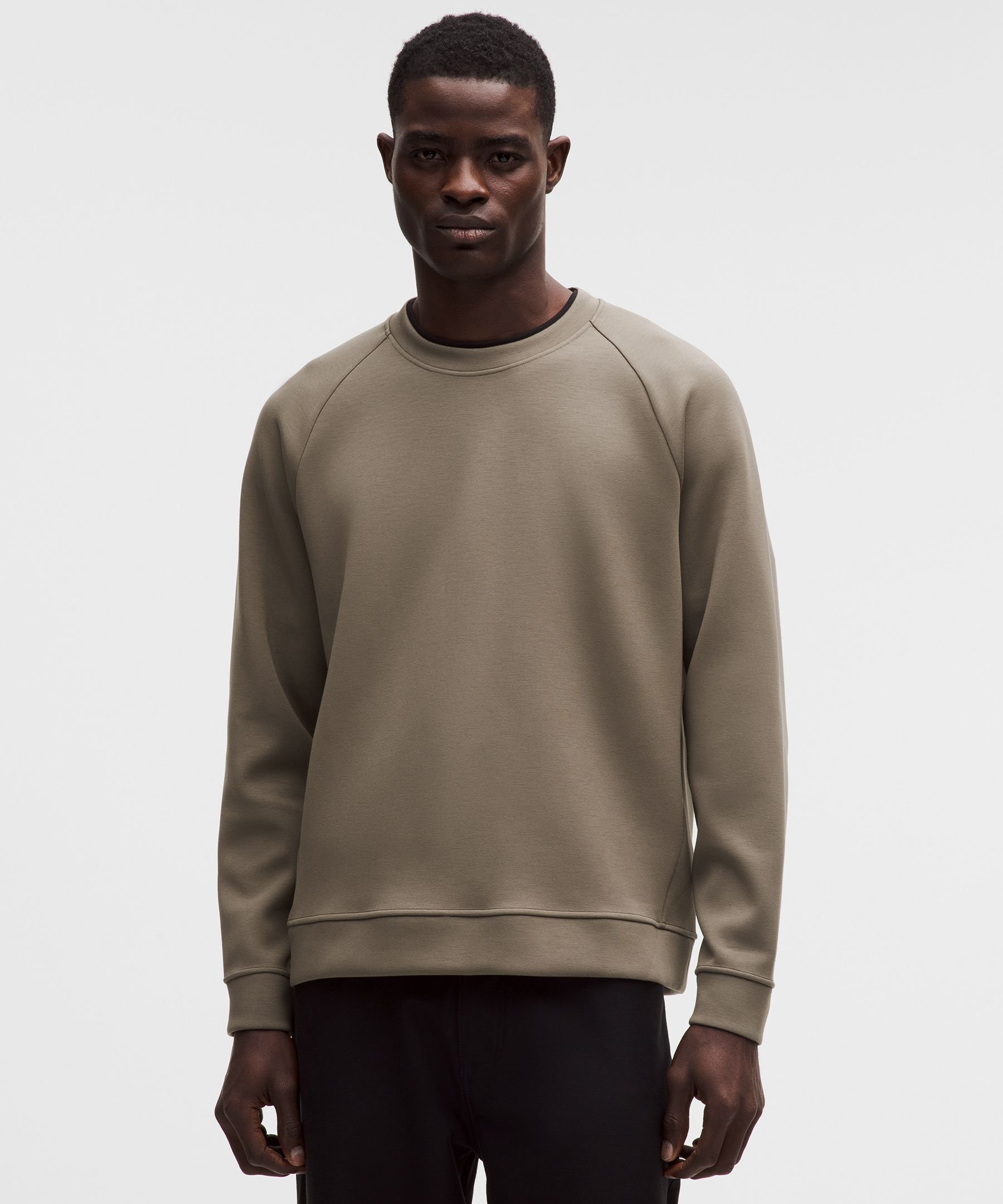 Smooth Spacer Classic-Fit Crew