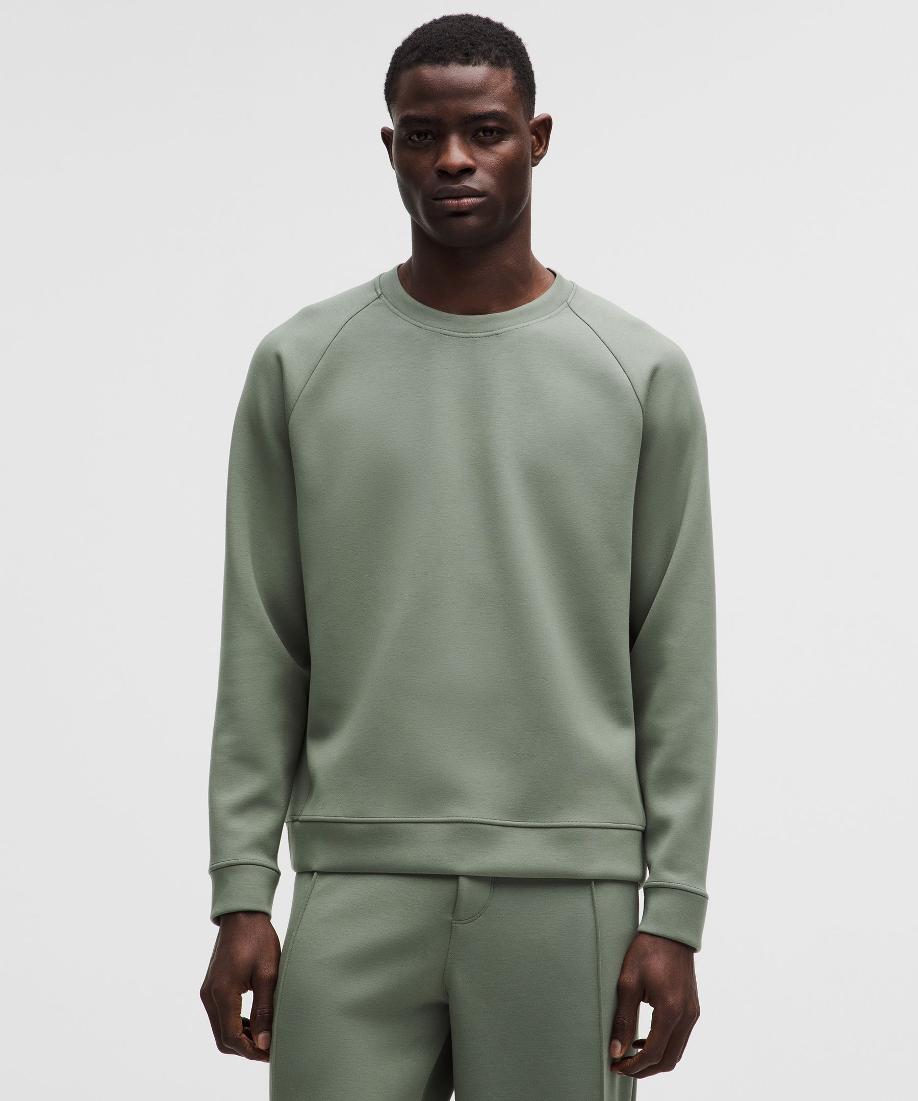 Smooth Spacer Classic-Fit Crew