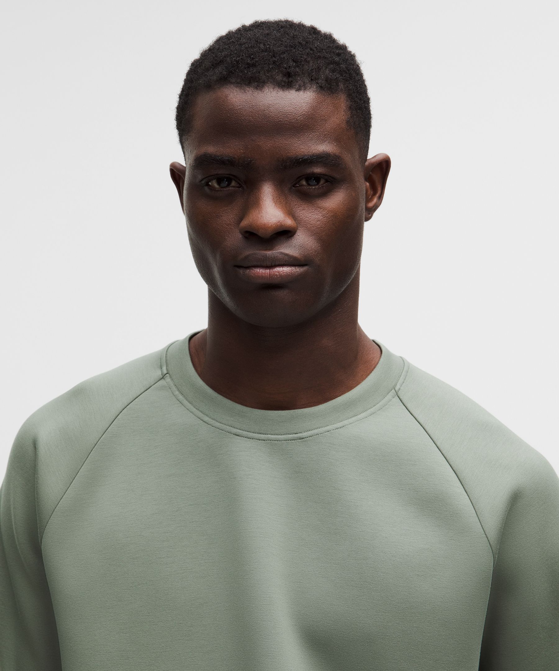 Smooth Spacer Classic-Fit Crew