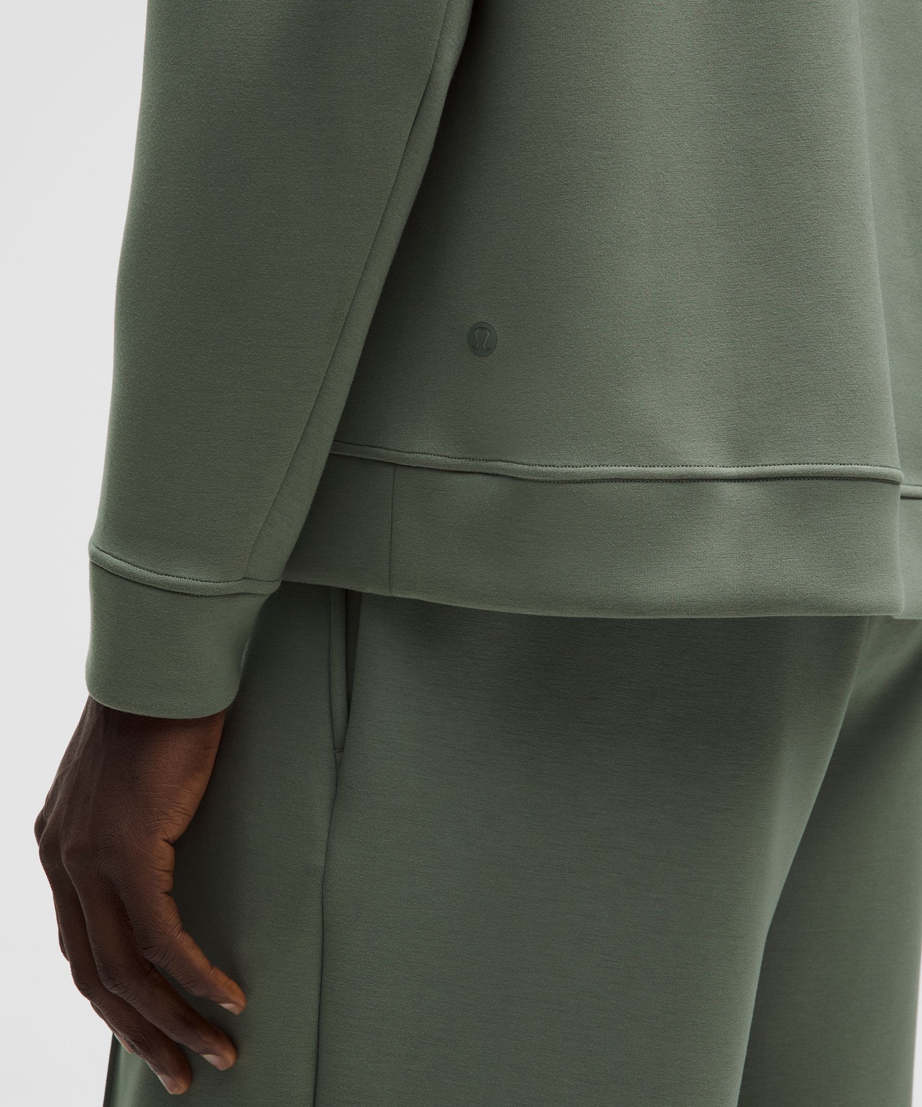 Smooth Spacer Classic-Fit Crew