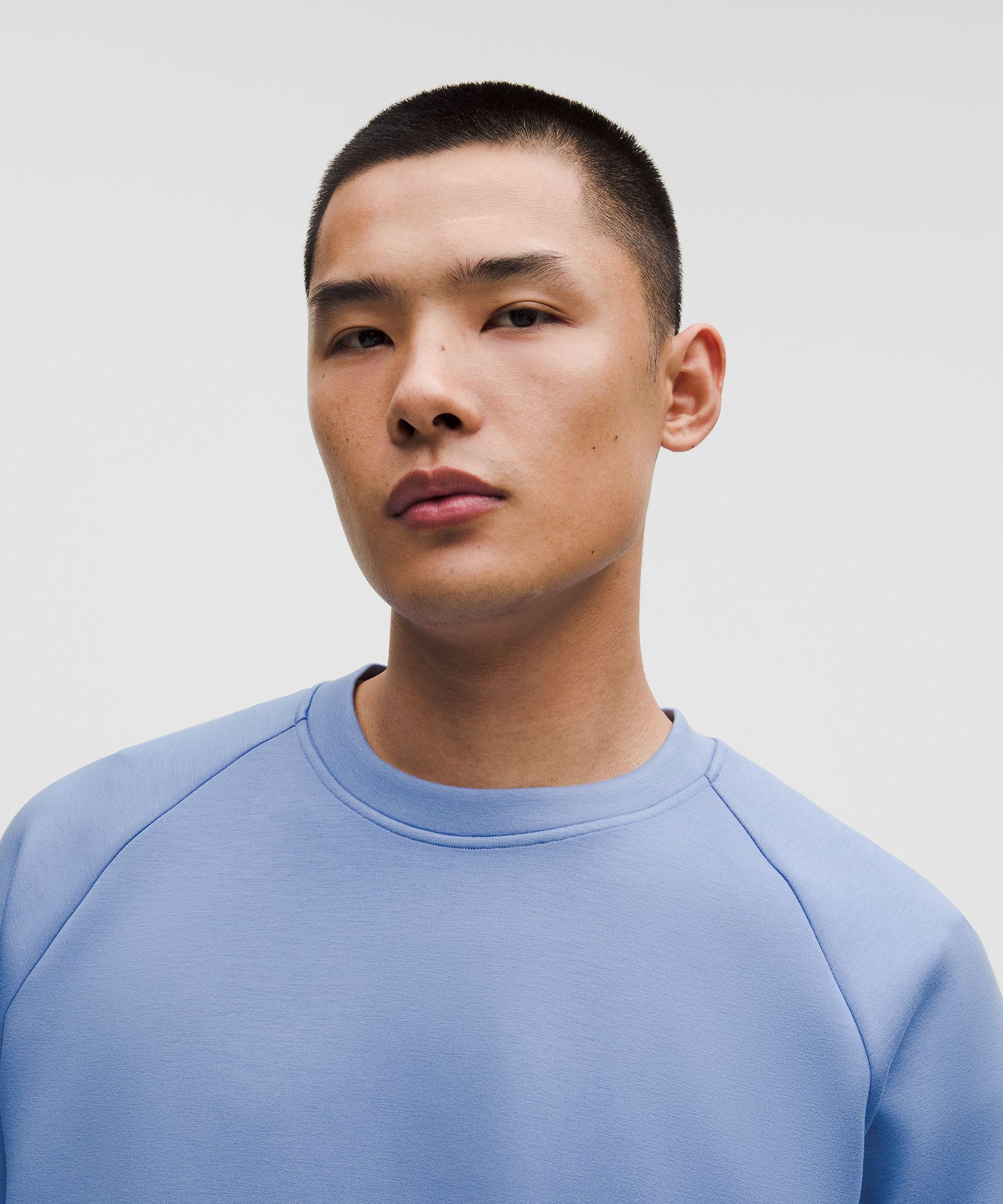 Smooth Spacer Classic-Fit Crew