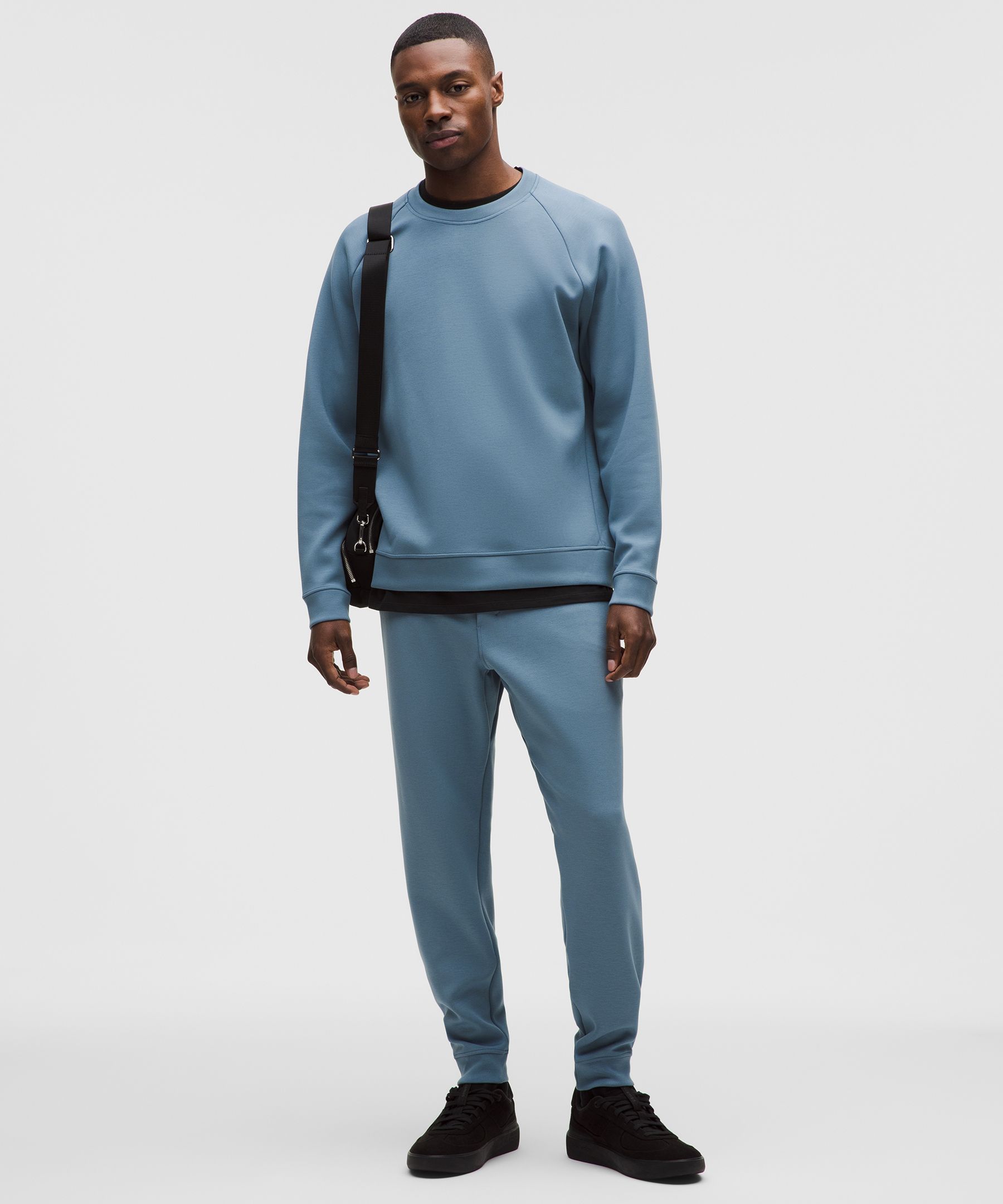 Smooth Spacer Classic-Fit Crew