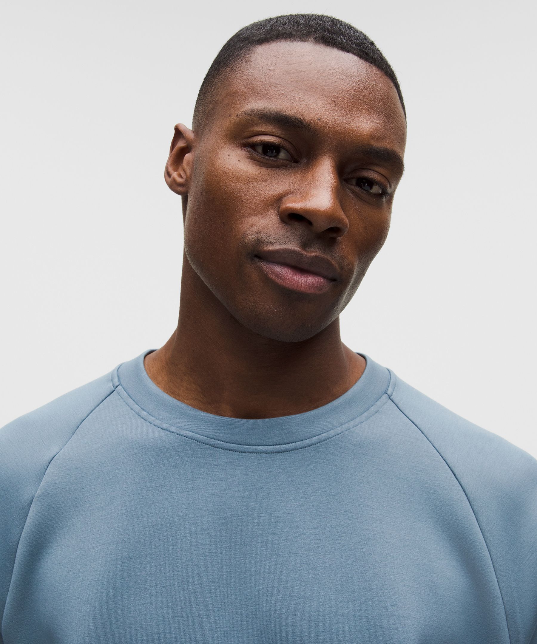 Smooth Spacer Classic-Fit Crew