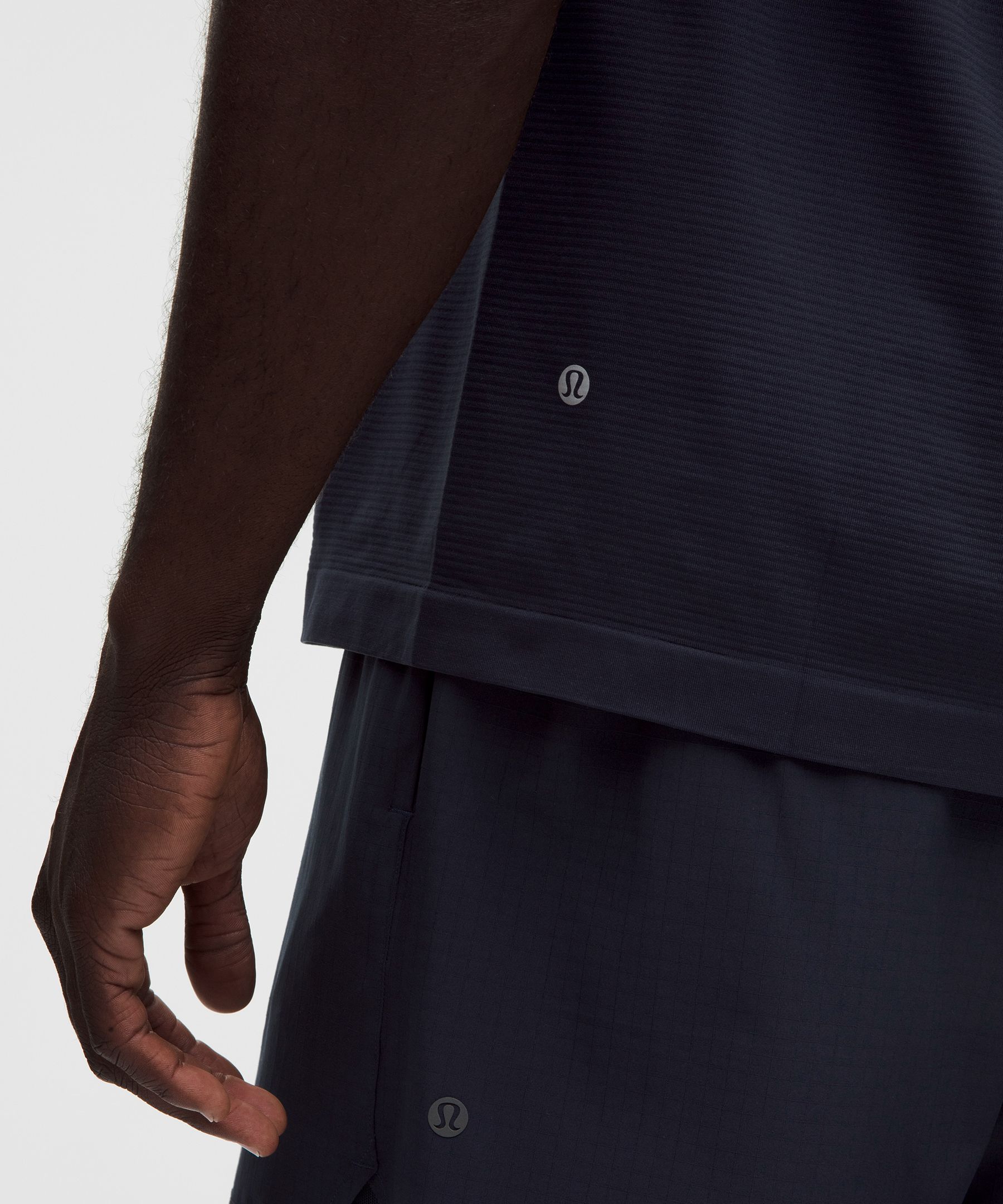 Metal Vent Tech Short-Sleeve Shirt *Stripe