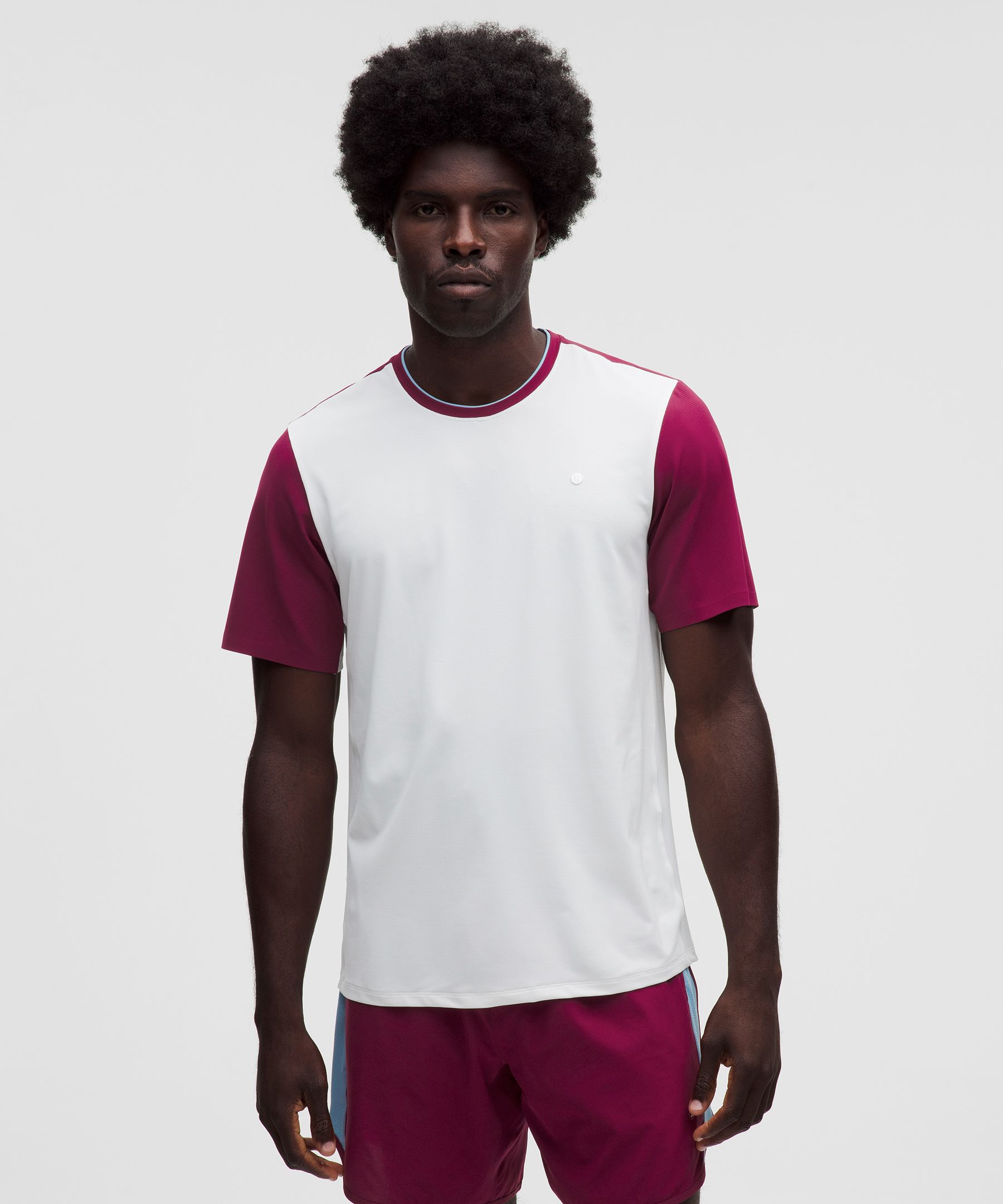 Piqu&eacute;-Tennis-Kurzarmshirt mit Mesheins&auml;tzen