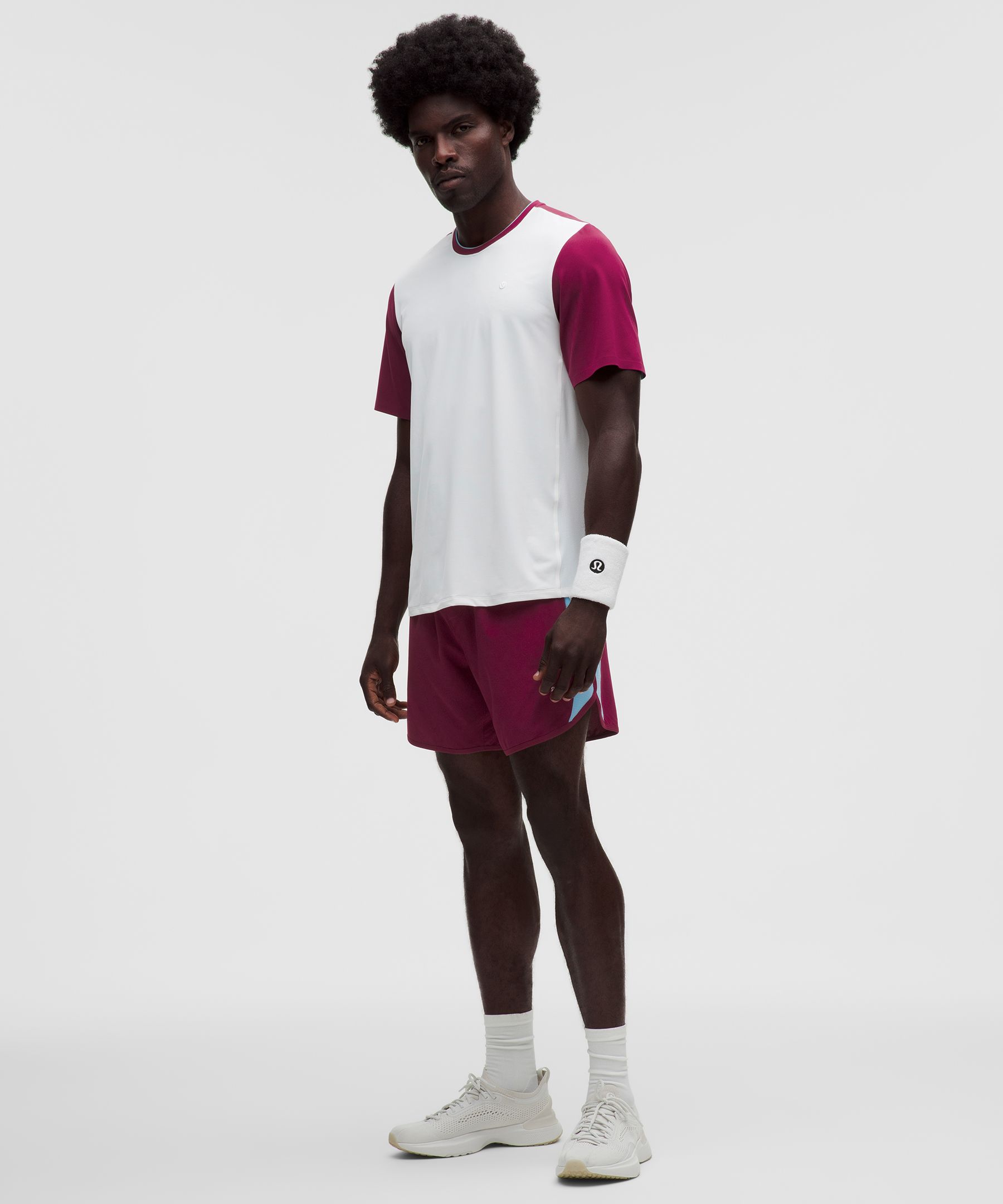 Piqu&eacute;-Tennis-Kurzarmshirt mit Mesheins&auml;tzen