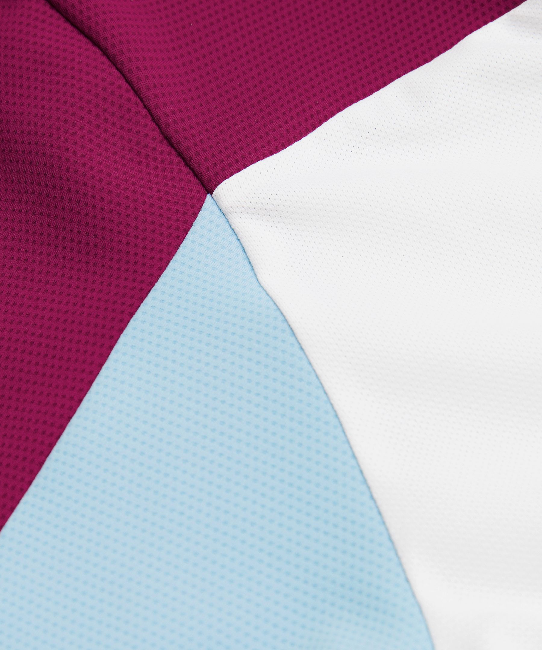 Piqu&eacute;-Tennis-Kurzarmshirt mit Mesheins&auml;tzen