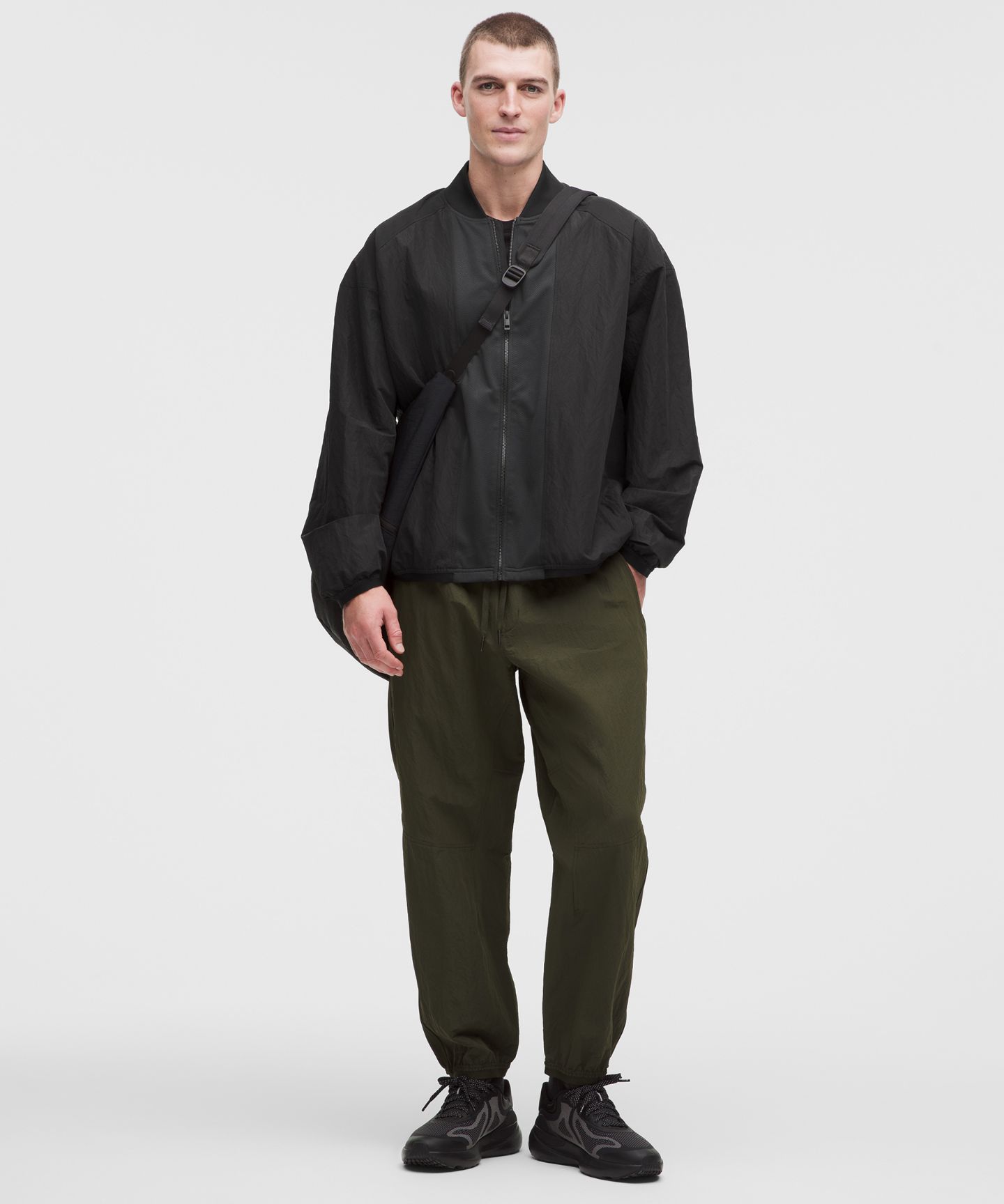 Мужская куртка Lululemon Mesh-Panelled Track Jacket, цвет: Чёрный — фото 2