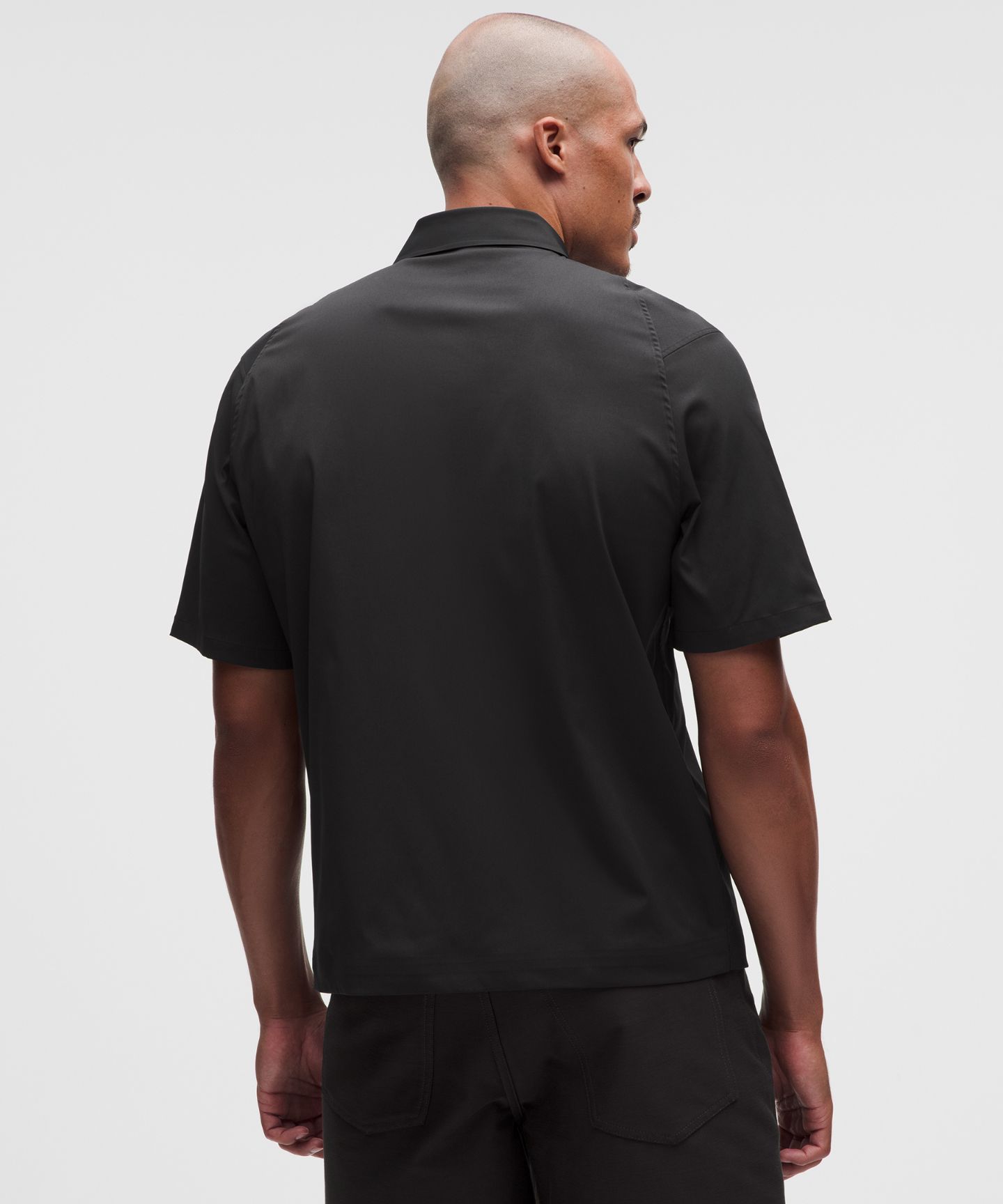 Мужская рубашка Lululemon Swift Twill Short-Sleeve Shirt, цвет: Чёрный — фото 3