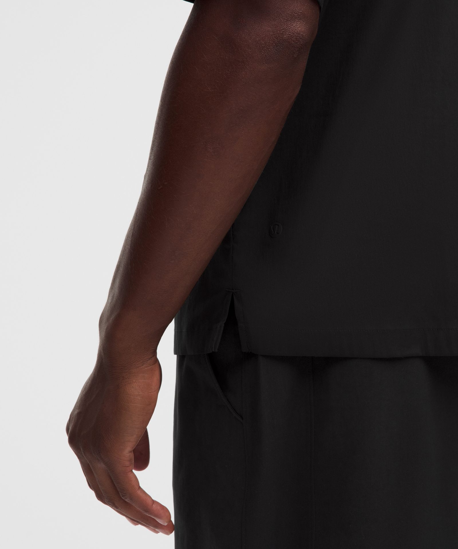 Мужская лёгкая рубашка Lululemon Lightweight Camp-Collar — фото 5