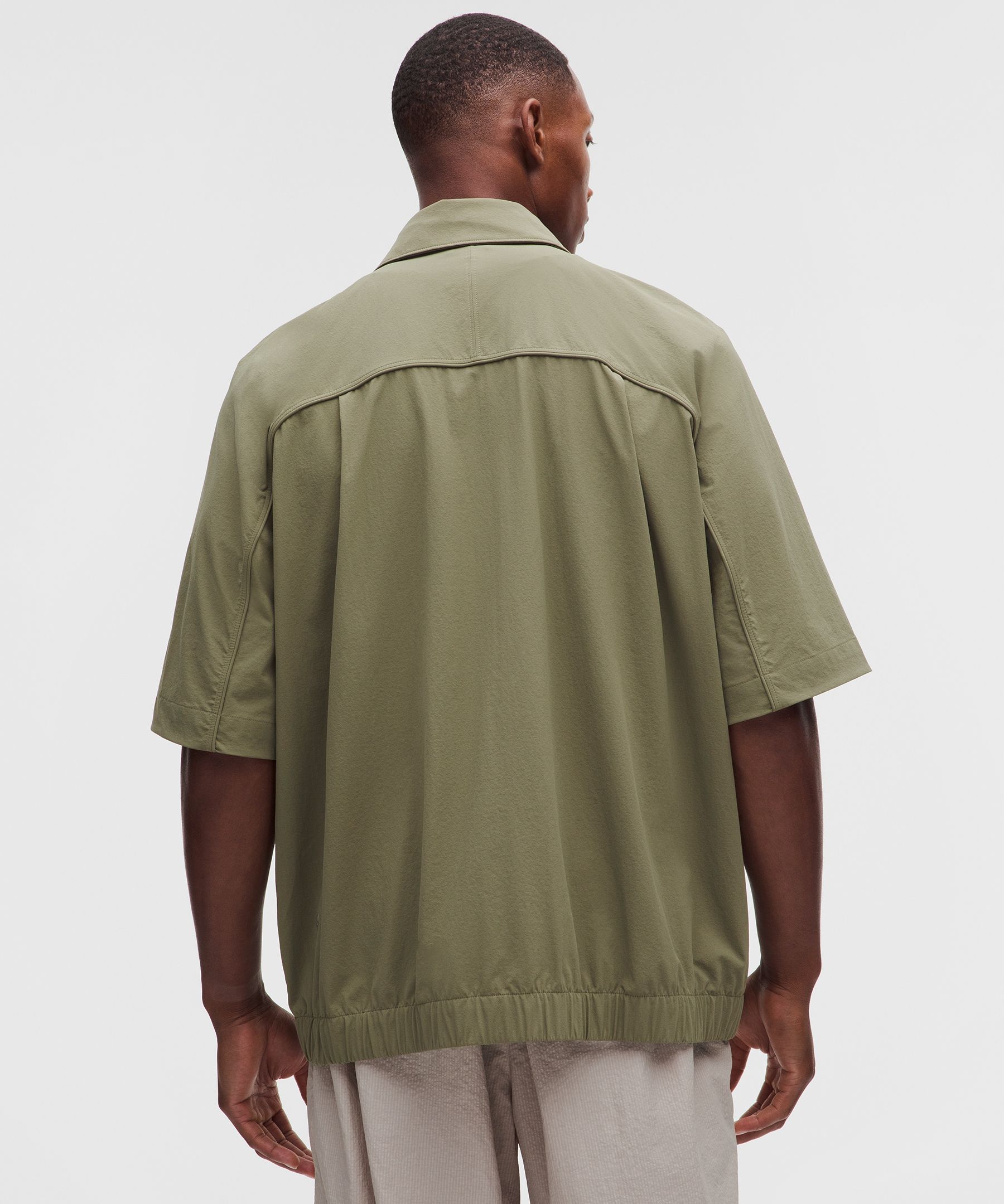 Stretch Woven ジップフロント半袖シャツ