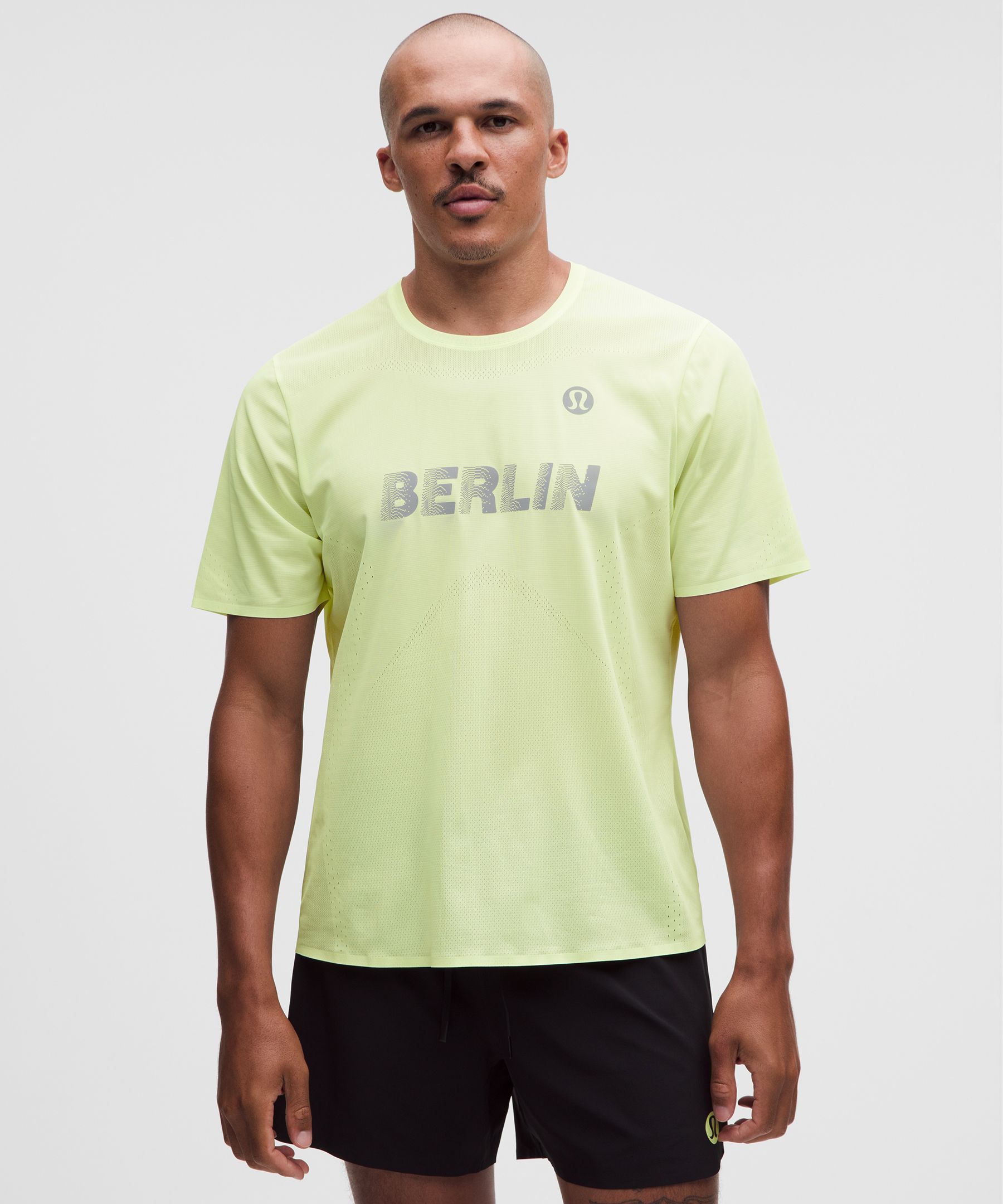 Men's Fast and Free Short-Sleeve Shirt *Berlin '26