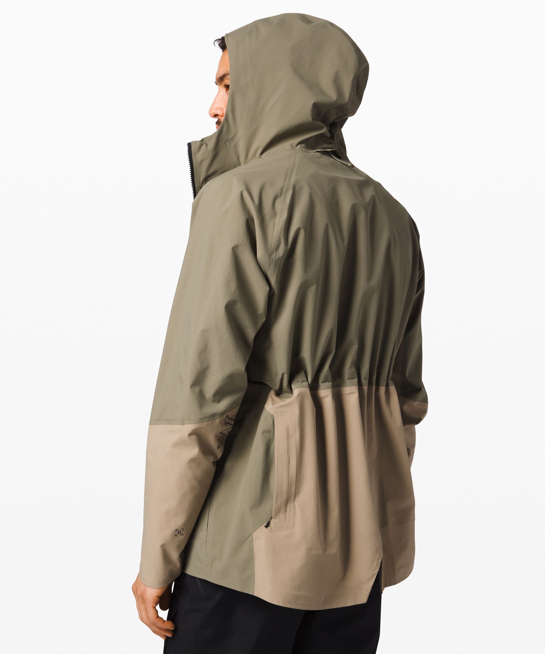 Lululemon escape and store explore rain jacket