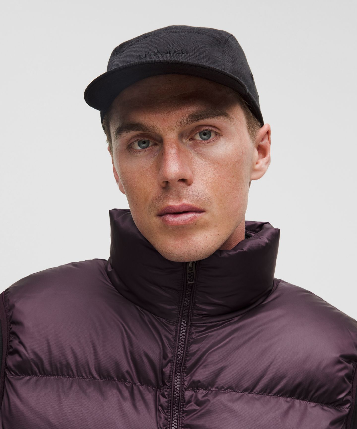 Мужской пуховый жилет Lululemon Always Down Puffer, цвет: Чёрный сливовый — фото 4