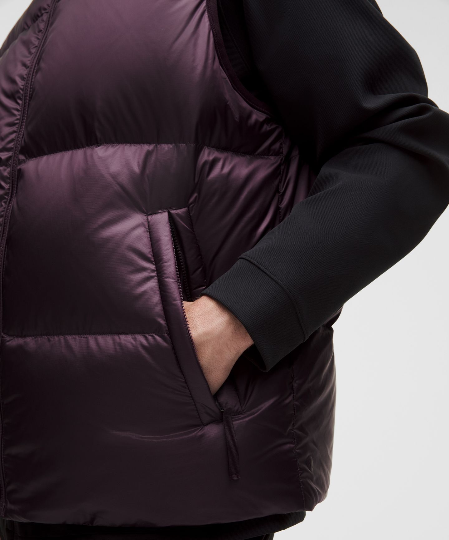 Мужской пуховый жилет Lululemon Always Down Puffer, цвет: Чёрный сливовый — фото 5