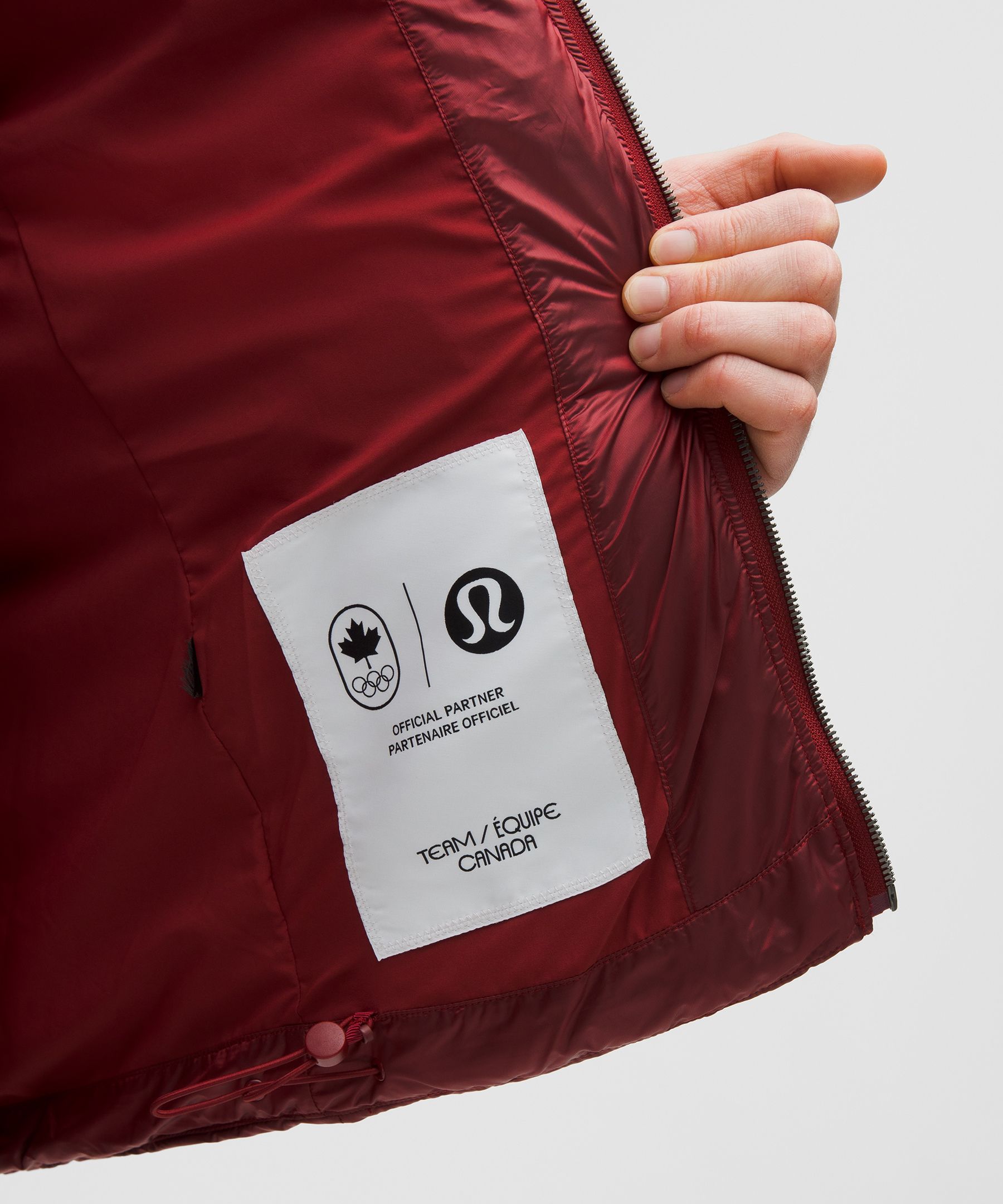 Team Canada Men's Wunder Puff Large-Hood Jacket Shine *COC Logo