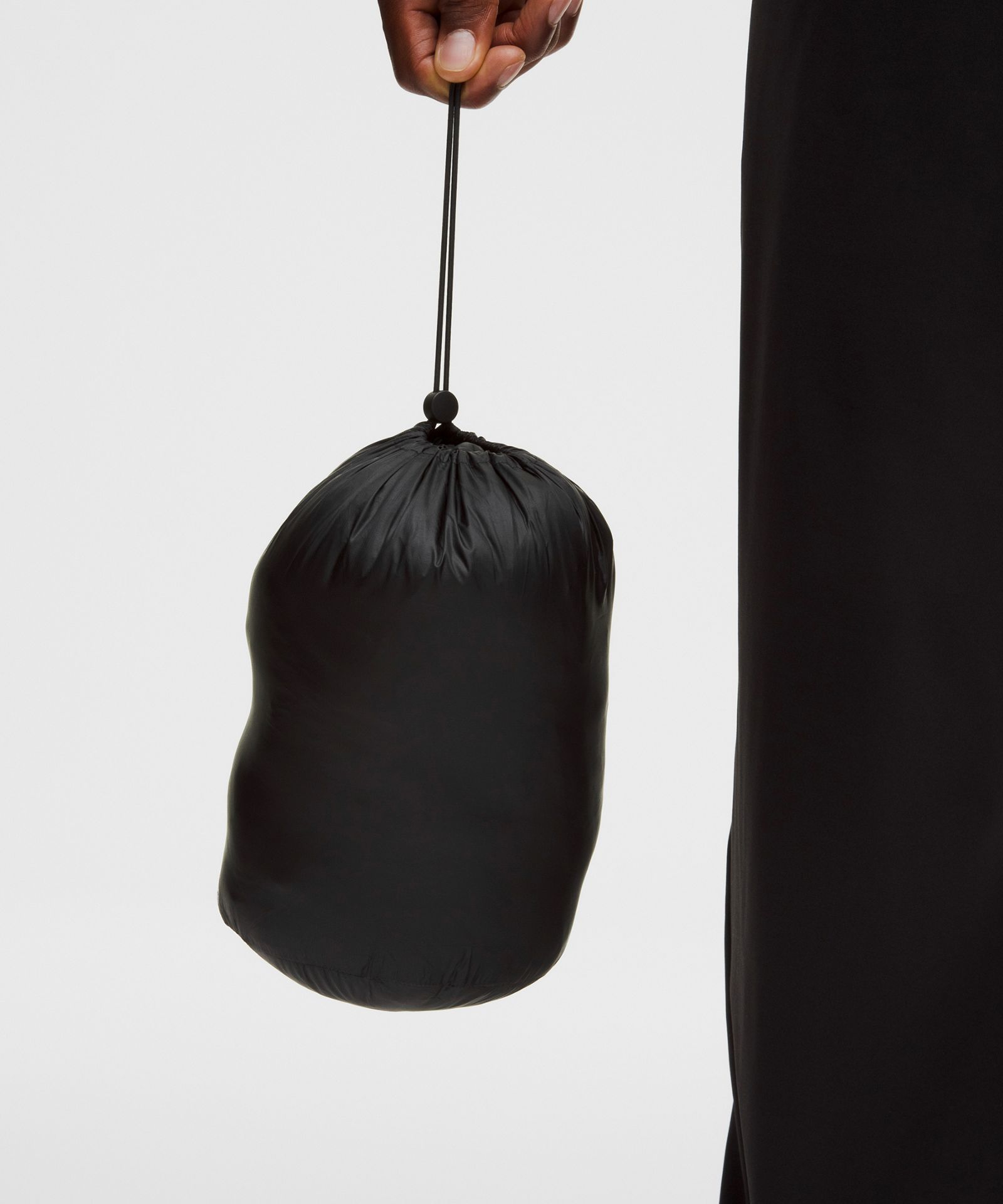 Мужская пуховая куртка с капюшоном Lululemon Featherweight 900-Down-Fill — фото 9