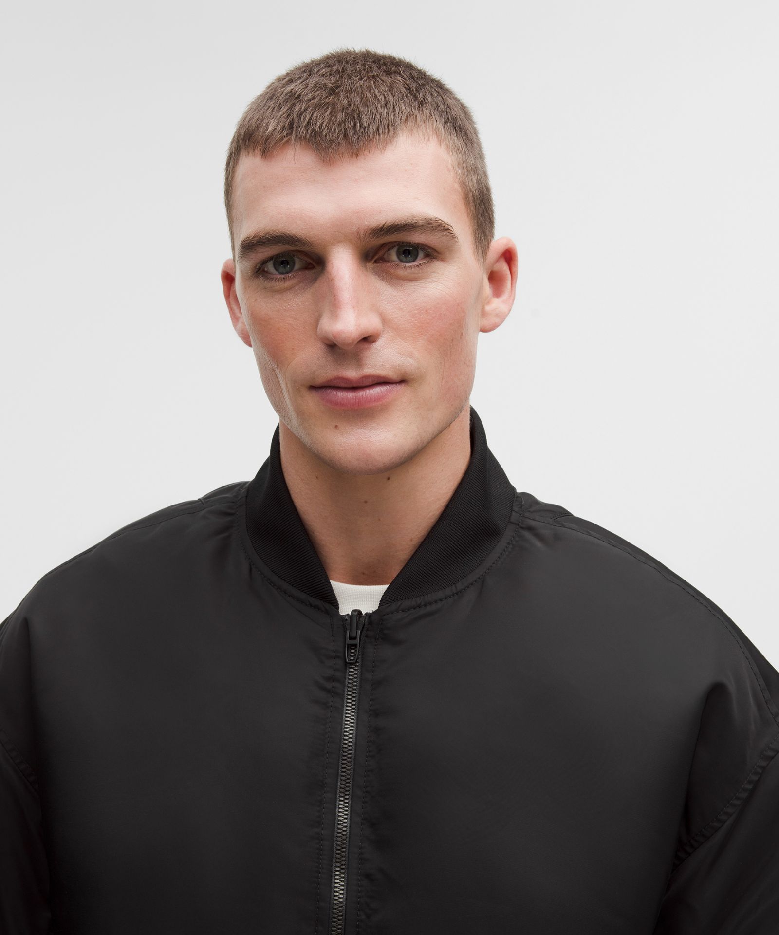 Мужская пуховая куртка-бомбер Lululemon Reversible 600-Down-Fill — фото 4