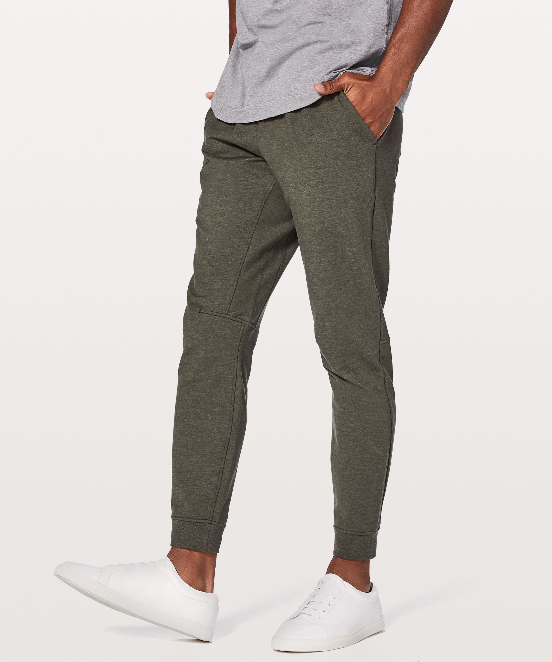 Have any women here tried the men's City Sweat jogger? I've consulted the  size chart of course, but I'd love to hear personal recommendations about  fit and sizing. Thanks! :) : r/lululemon