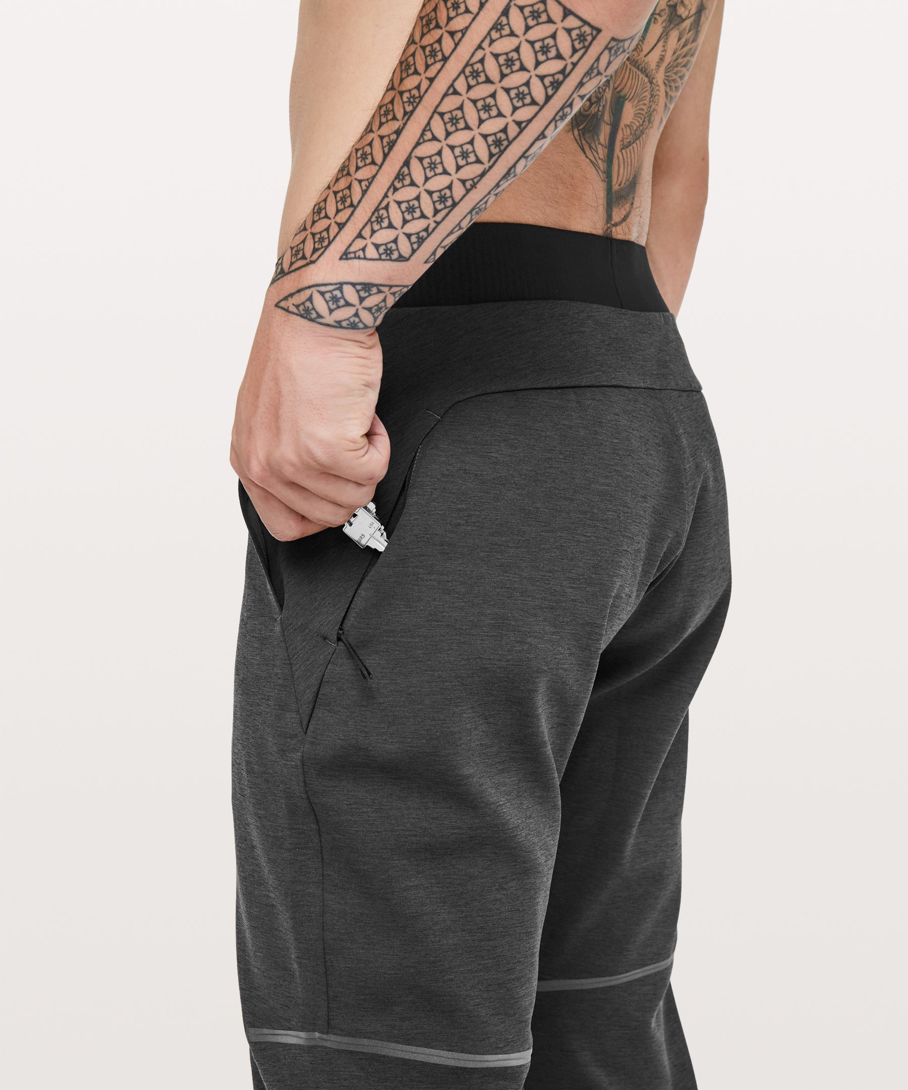Axiom Jogger