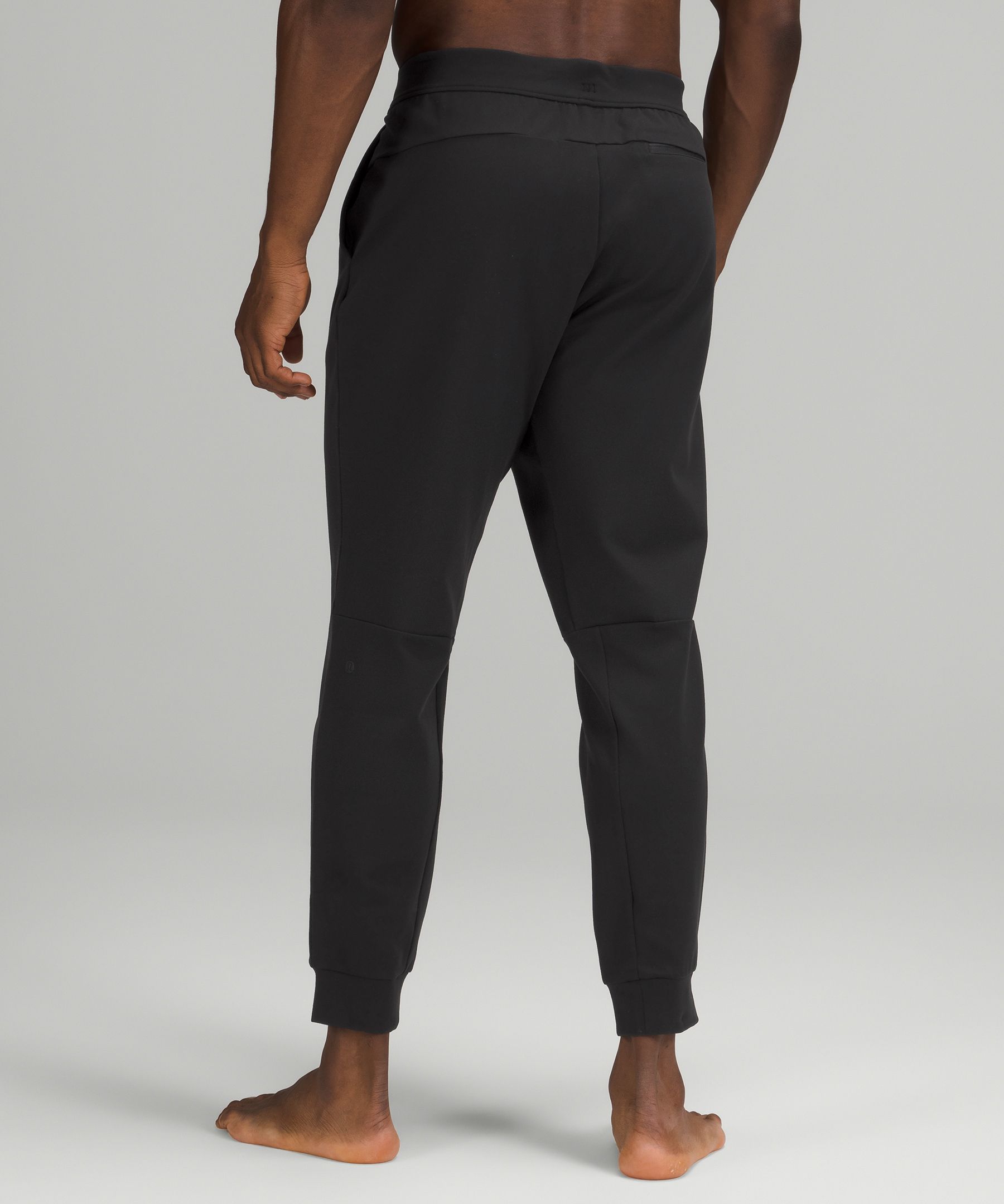 https://images.lululemon.com/is/image/lululemon/LM5954S_0001_3?size=800,800