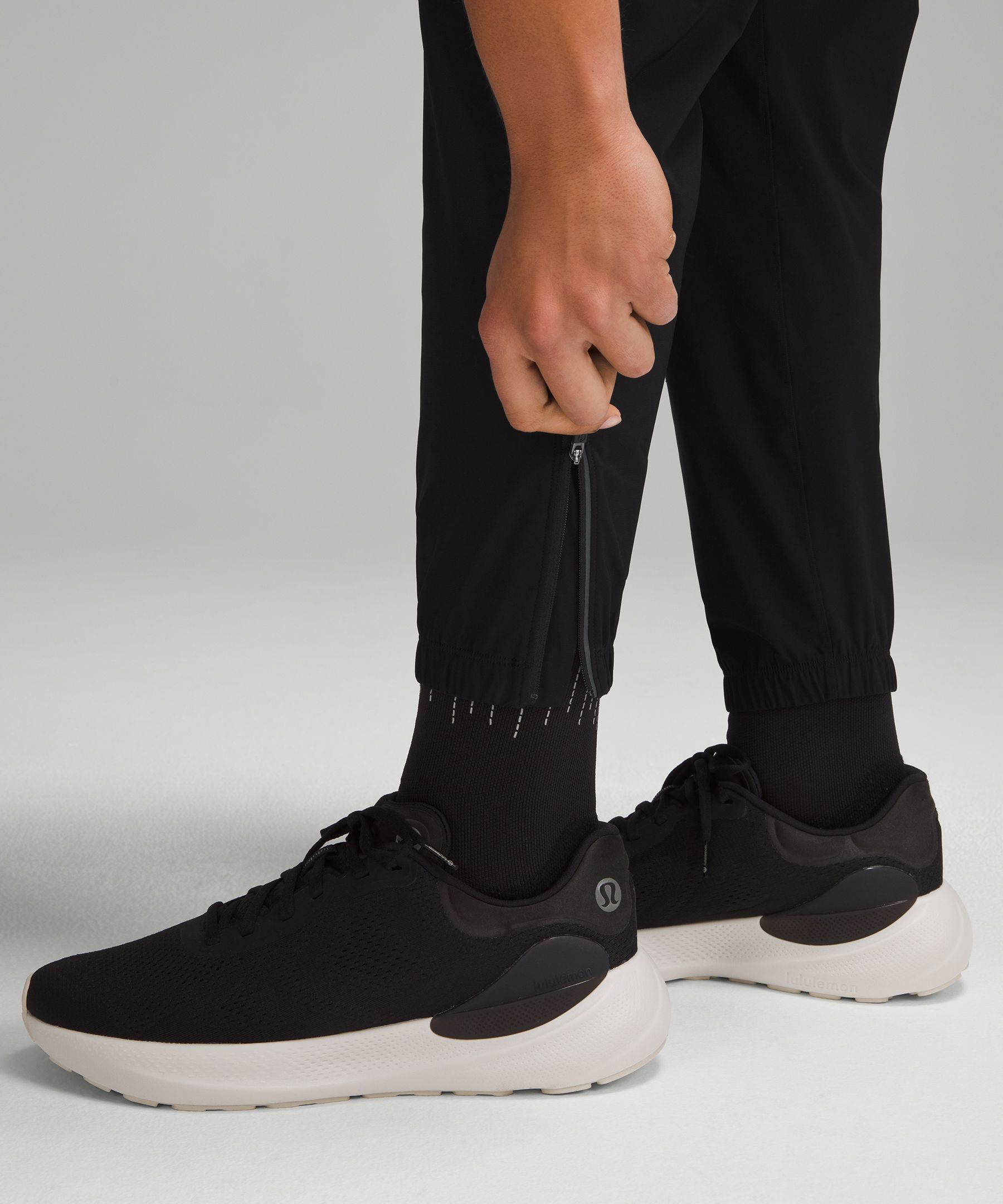 Surge Jogger, Joggers