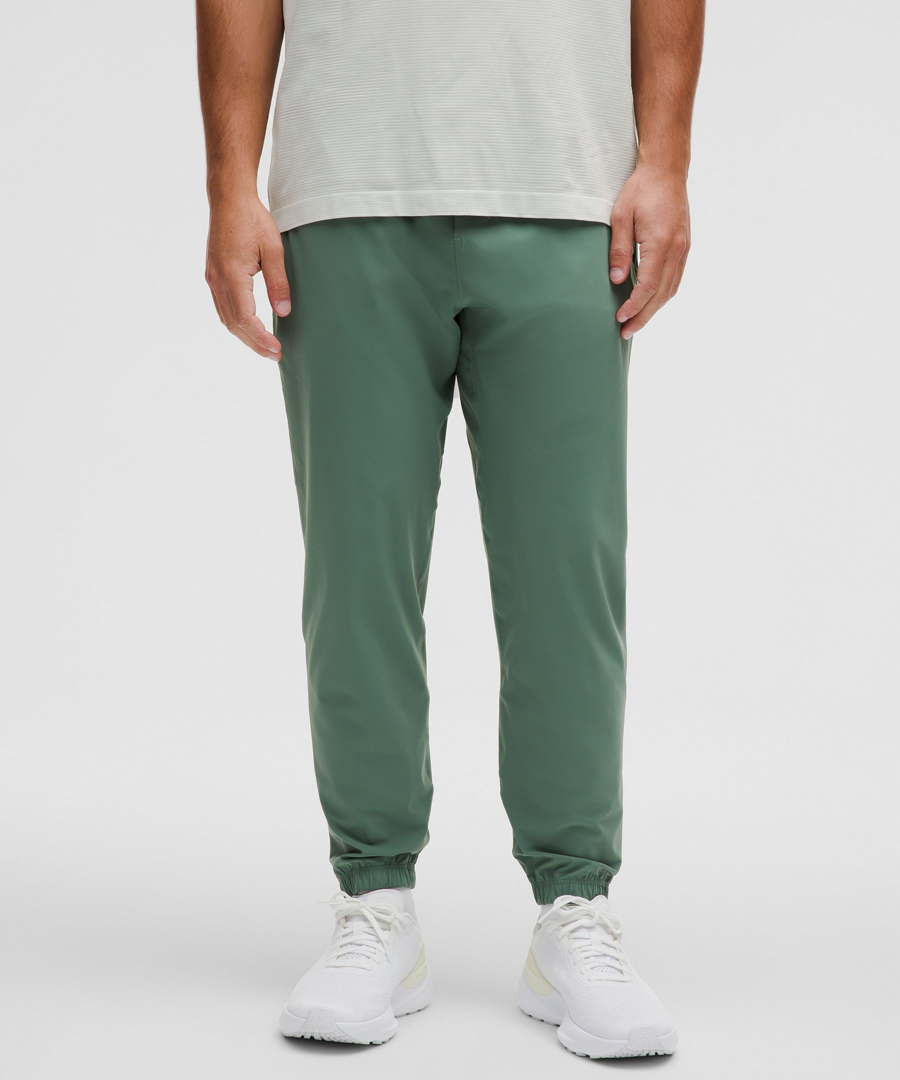 【美品】 lululemon  パンツ  Surge Jogger カーキ  S