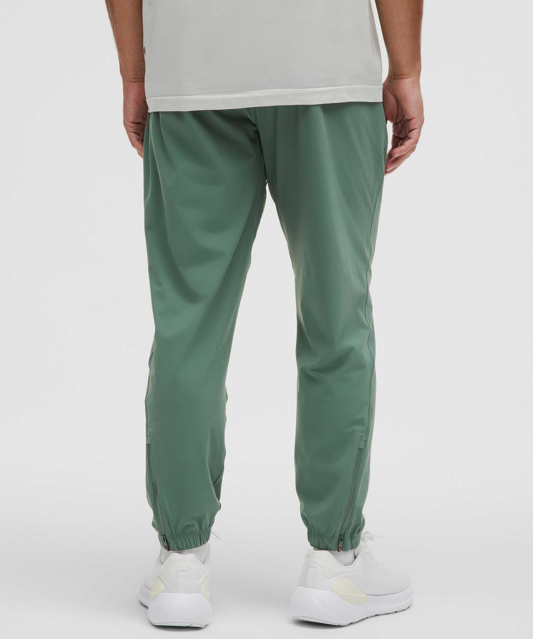 【美品】 lululemon  パンツ  Surge Jogger カーキ  S