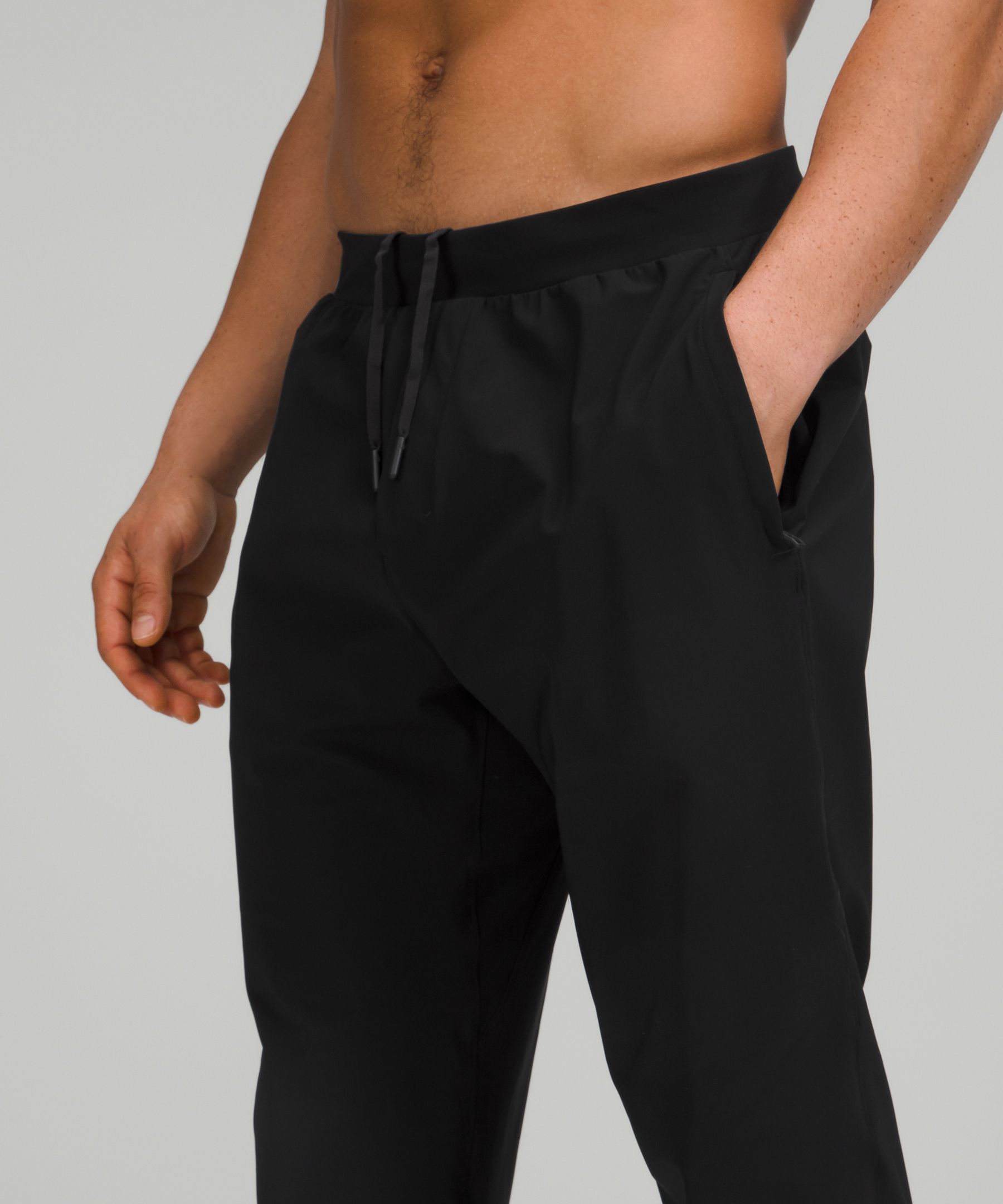 Men's Crested Surge Jogger Tall Black - UBC Bookstore