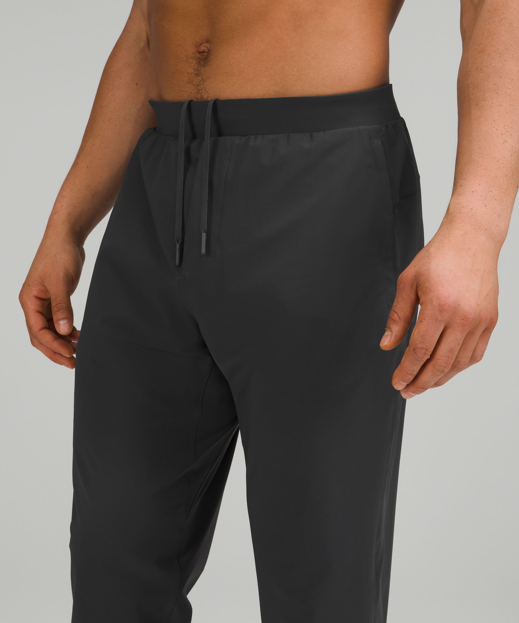 Men's Crested Surge Jogger Tall Black - UBC Bookstore