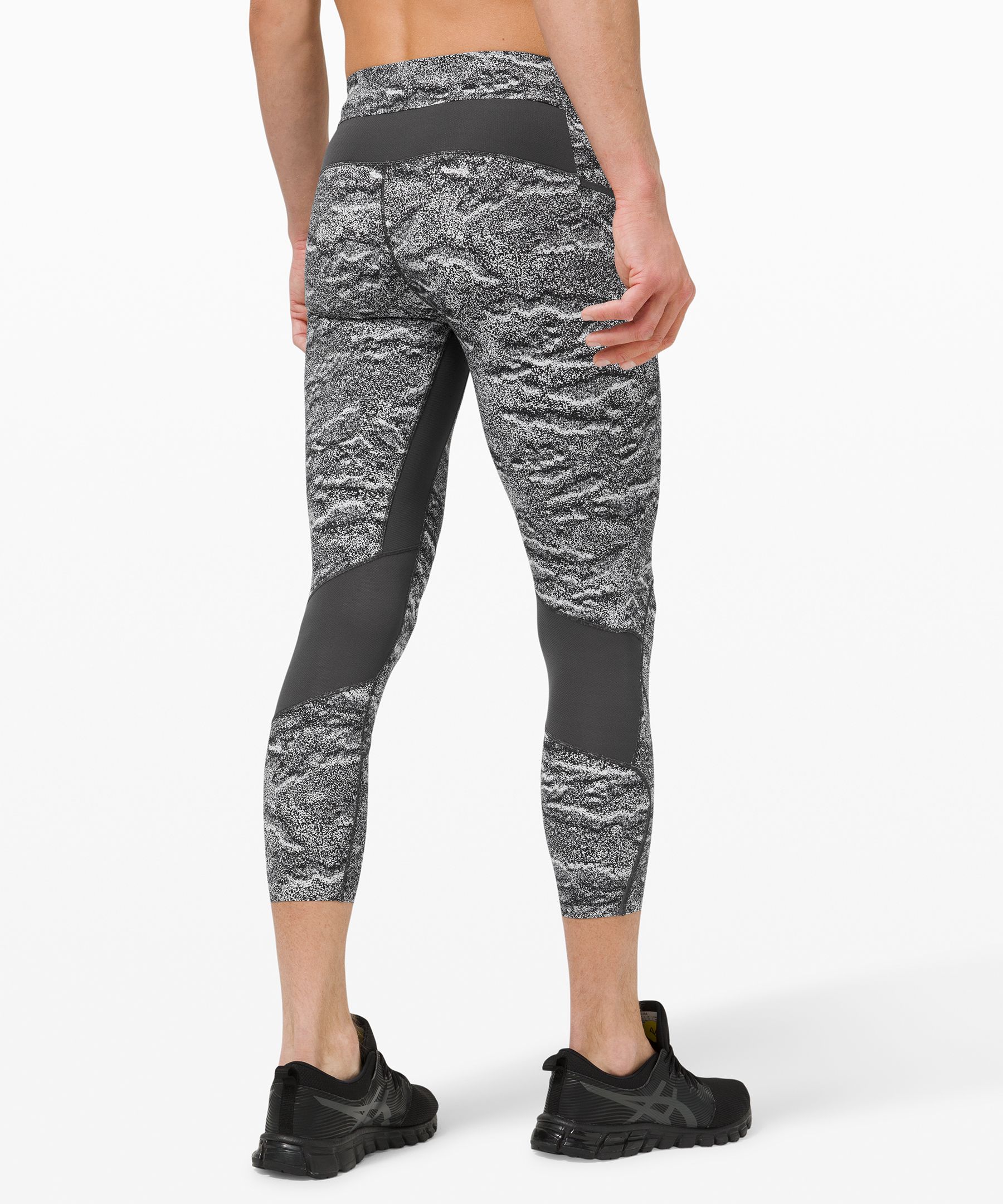 Lululemon Surge Light 3/4 Tight *Side Pockets 23 - Tiger Camo Multi Black  - lulu fanatics