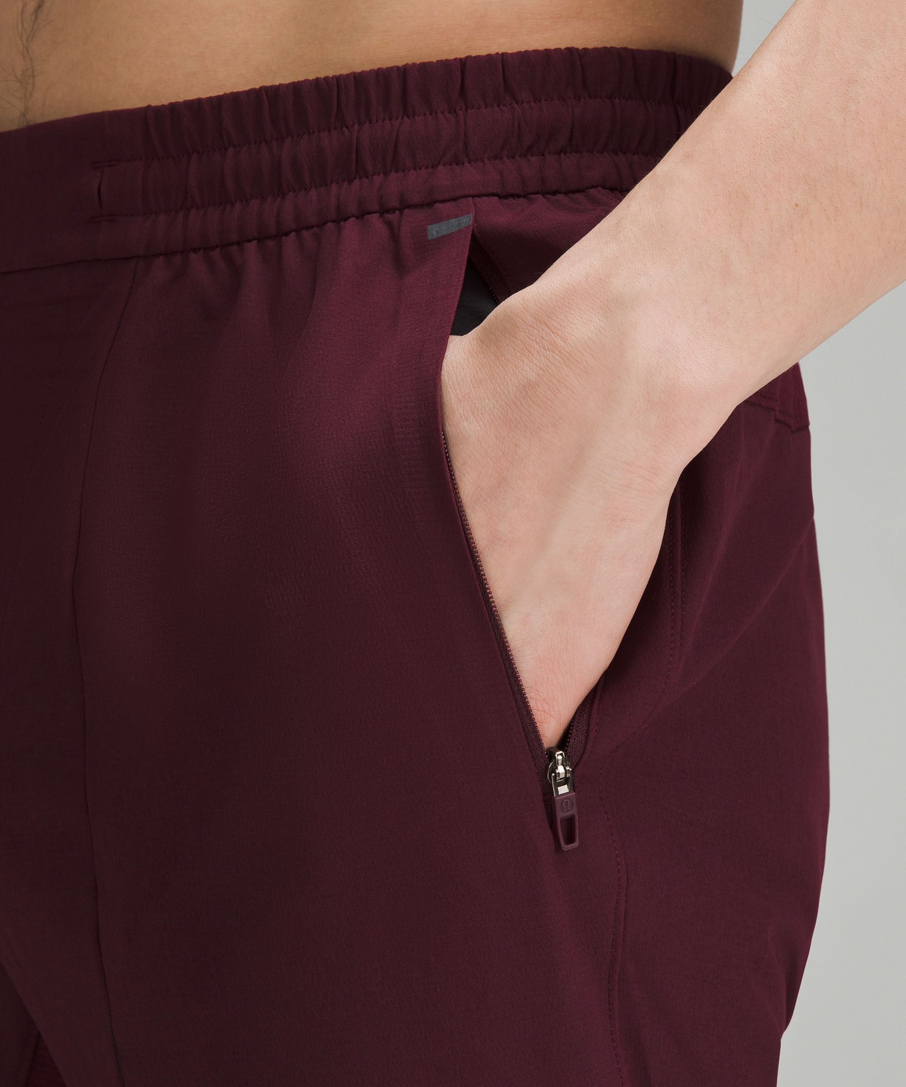 Cassis License to Train Jogger - Small : r/Lululemen