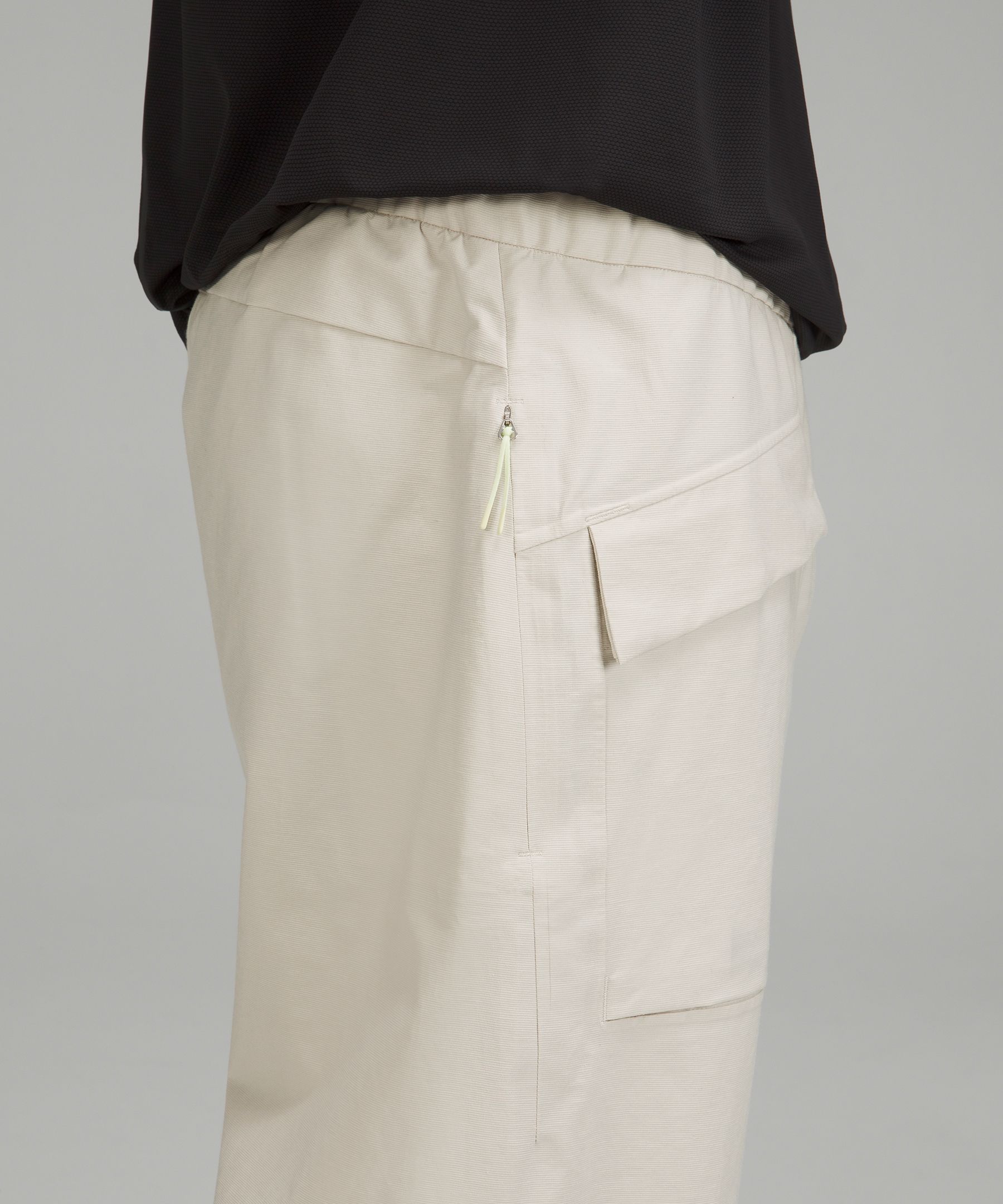 Lululemon lab Relaxed Cargo Pants 26". 4