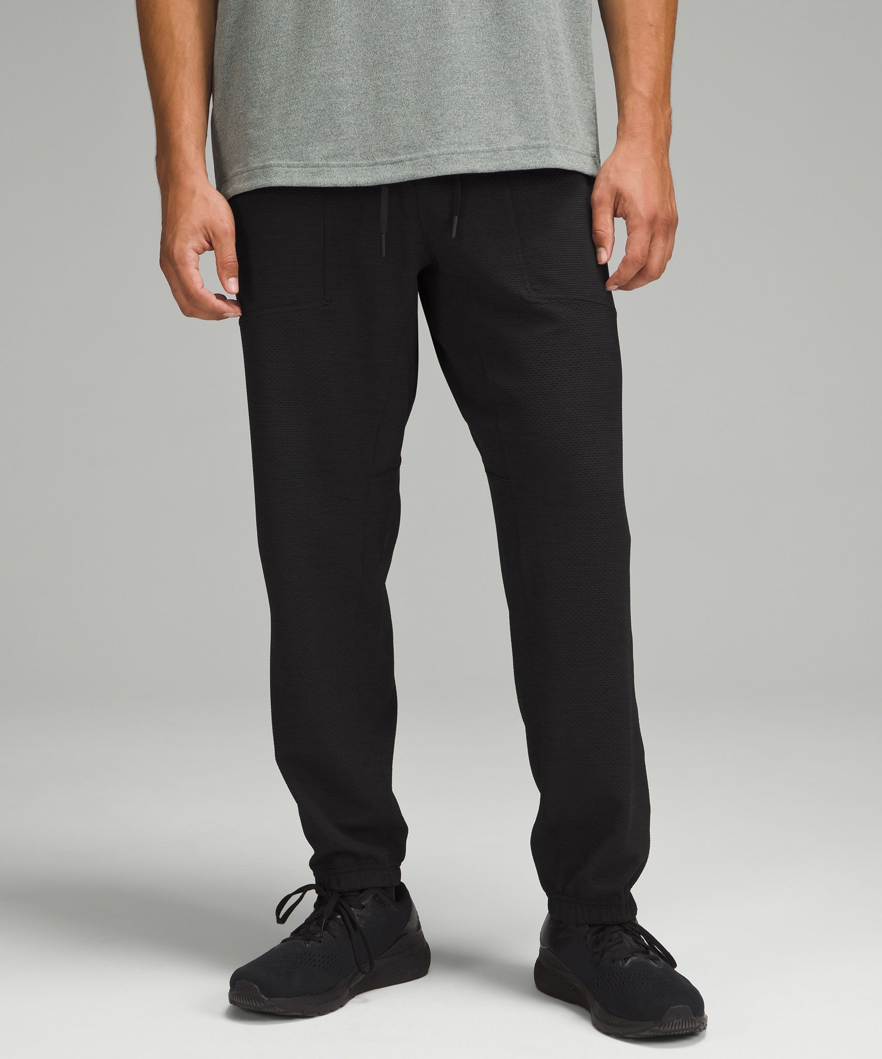 Academy Relaxed Jogger - Black