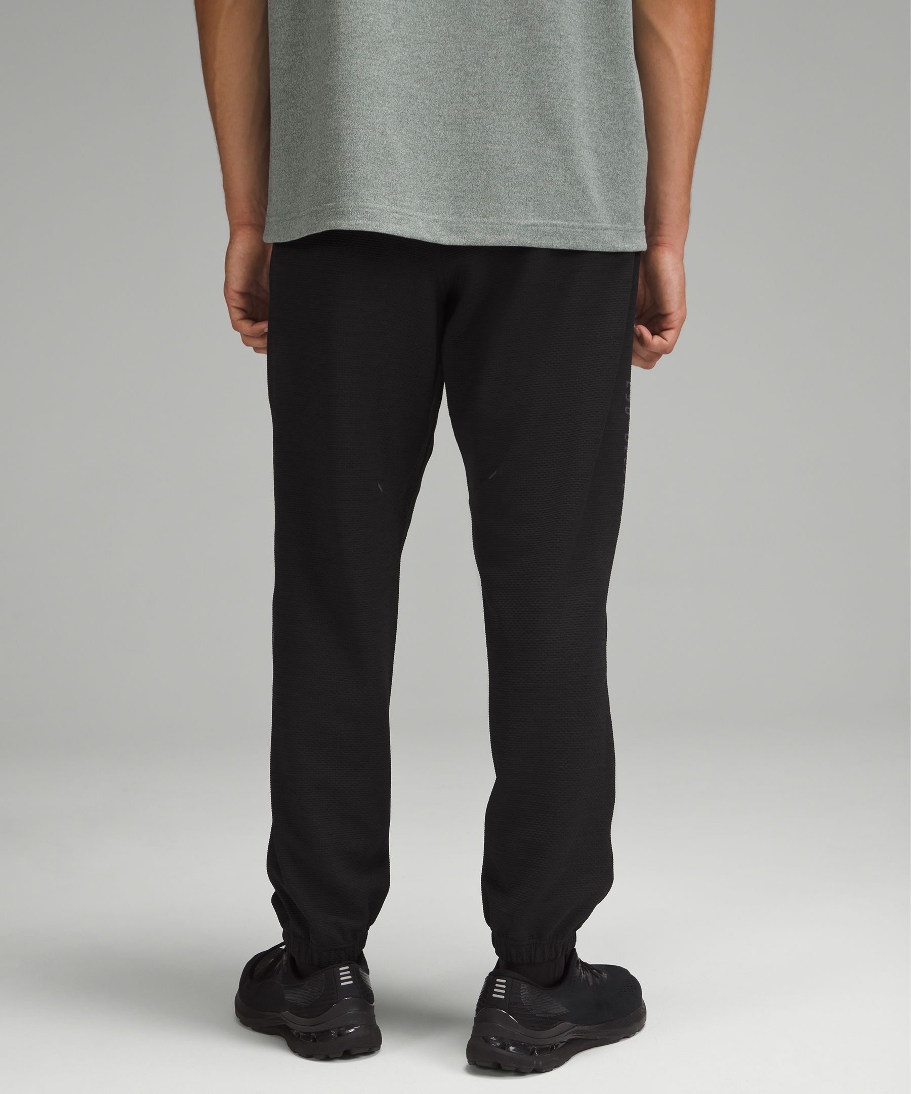 Relaxed-Fit Training Jogger