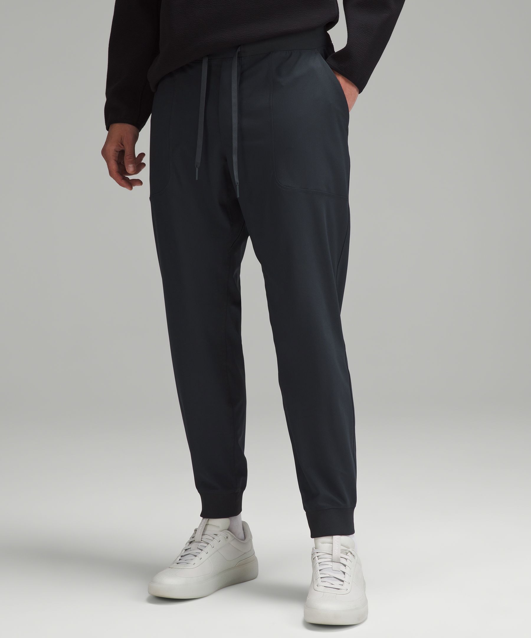 Uniqlo Ultra Stretch Active Tapered Pants, Men's Fashion, Bottoms, Joggers  on Carousell
