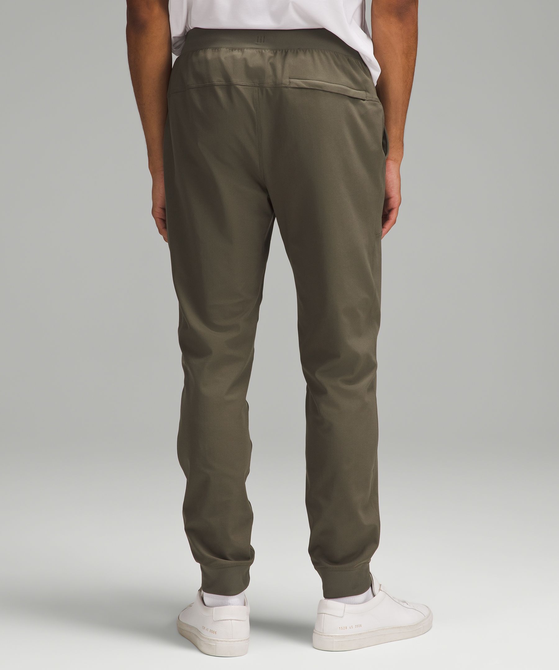 lululemon Men's ABC Jogger 31, Riverstone, Small : : Clothing,  Shoes & Accessories