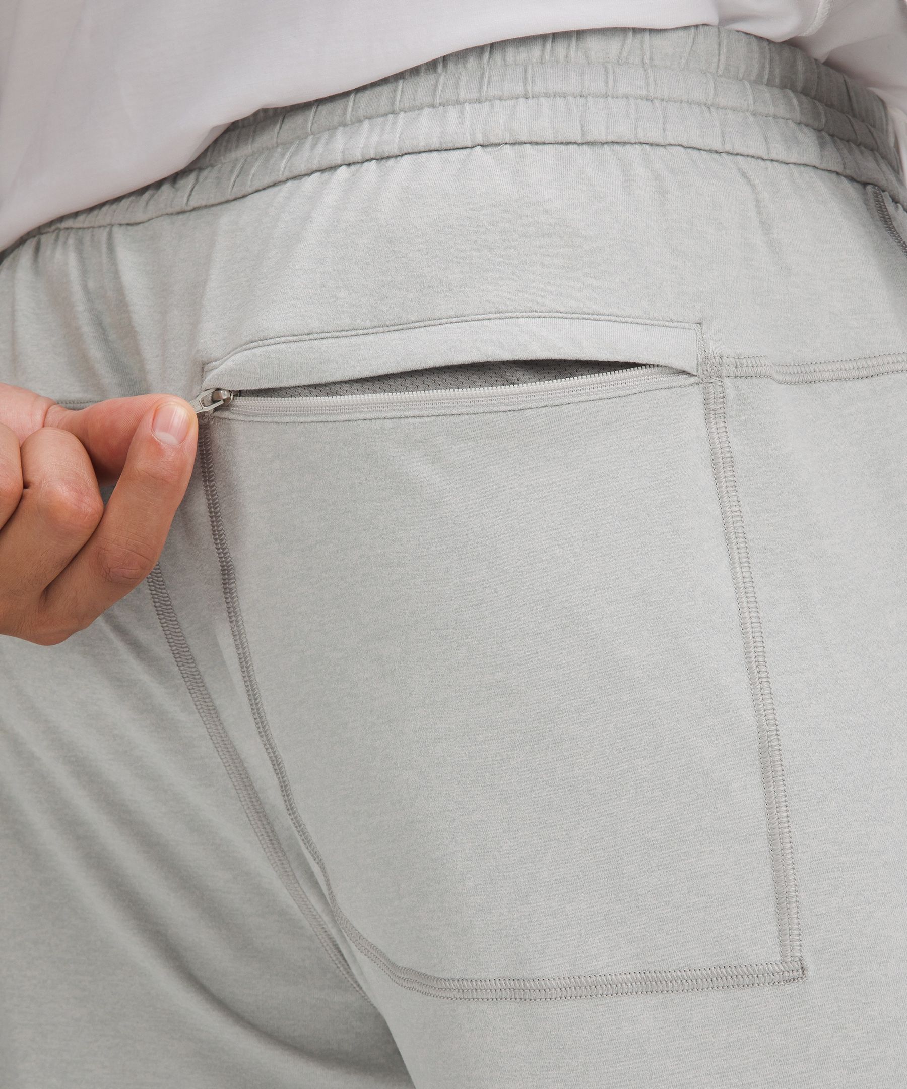 Lululemon Men's Soft Jersey Tapered Pant Black Size Large 28 Inch Inseam