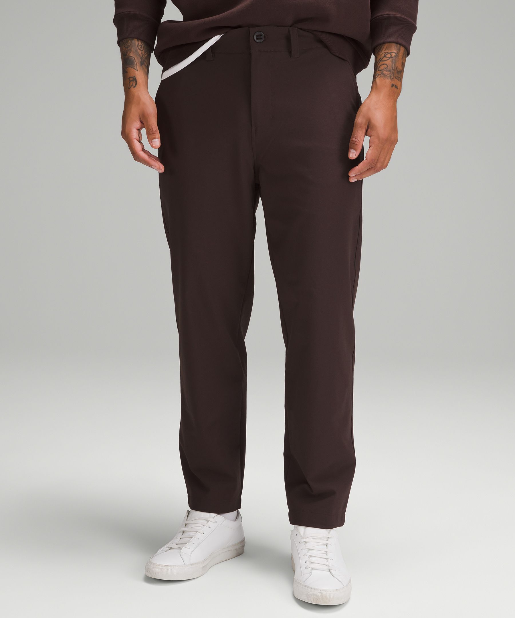 Relaxed-Tapered Twill Trouser