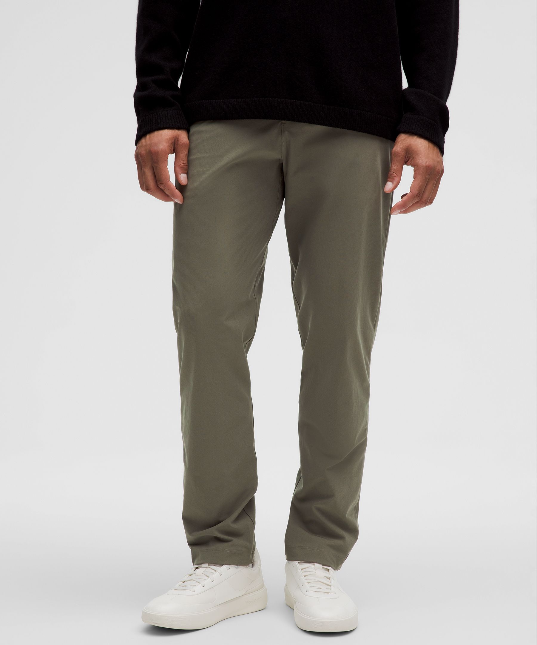 Stretch Cotton VersaTwill Relaxed-Fit Cargo Pant