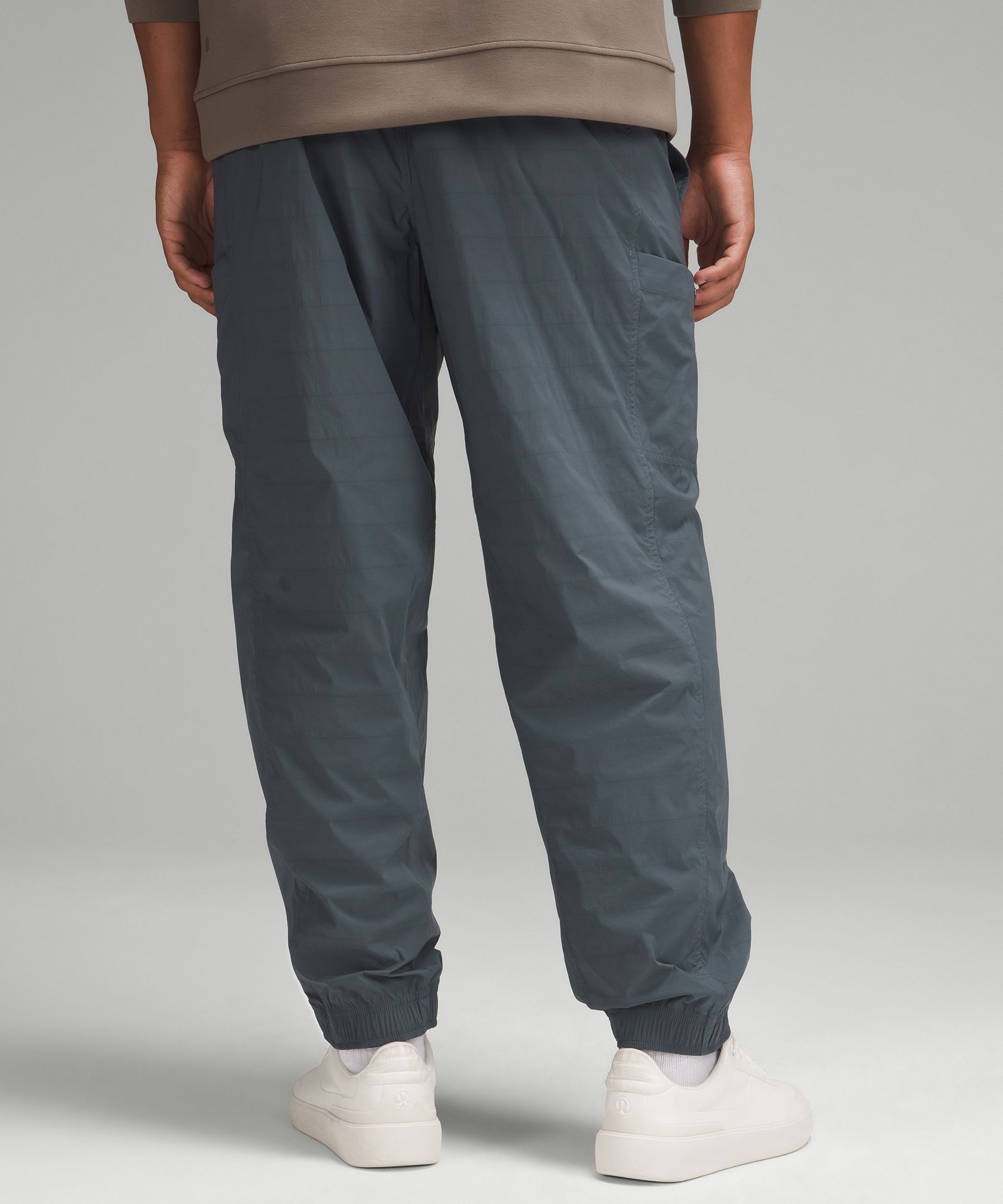 Lightweight Cargo Pocket Jogger | Men's Joggers