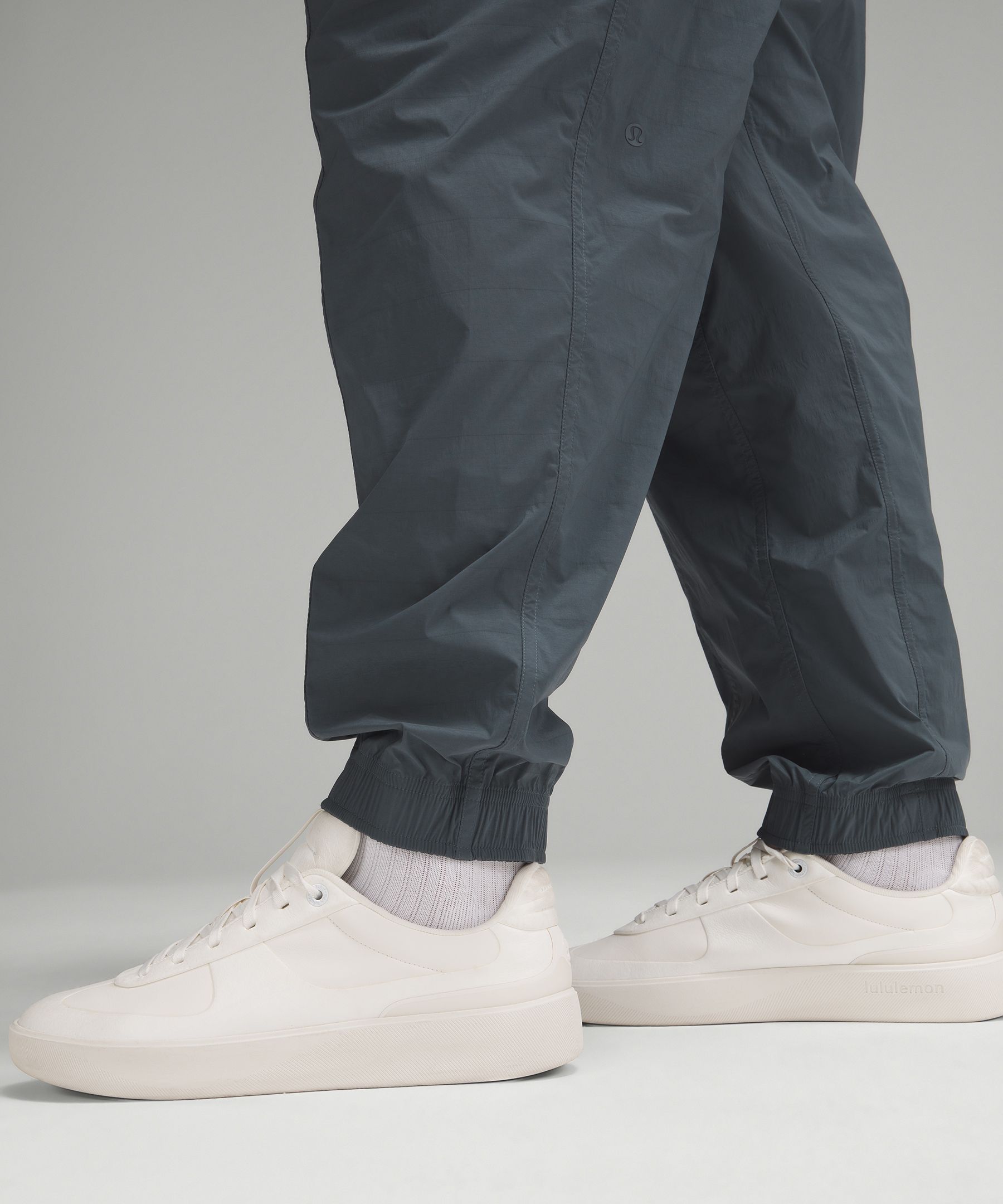 Lightweight Cargo Pocket Jogger | Men's Joggers