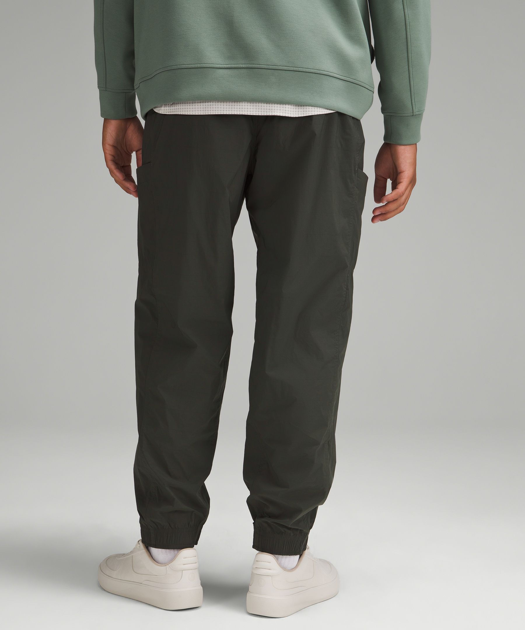 Lightweight Cargo Pocket Jogger | Men's Joggers