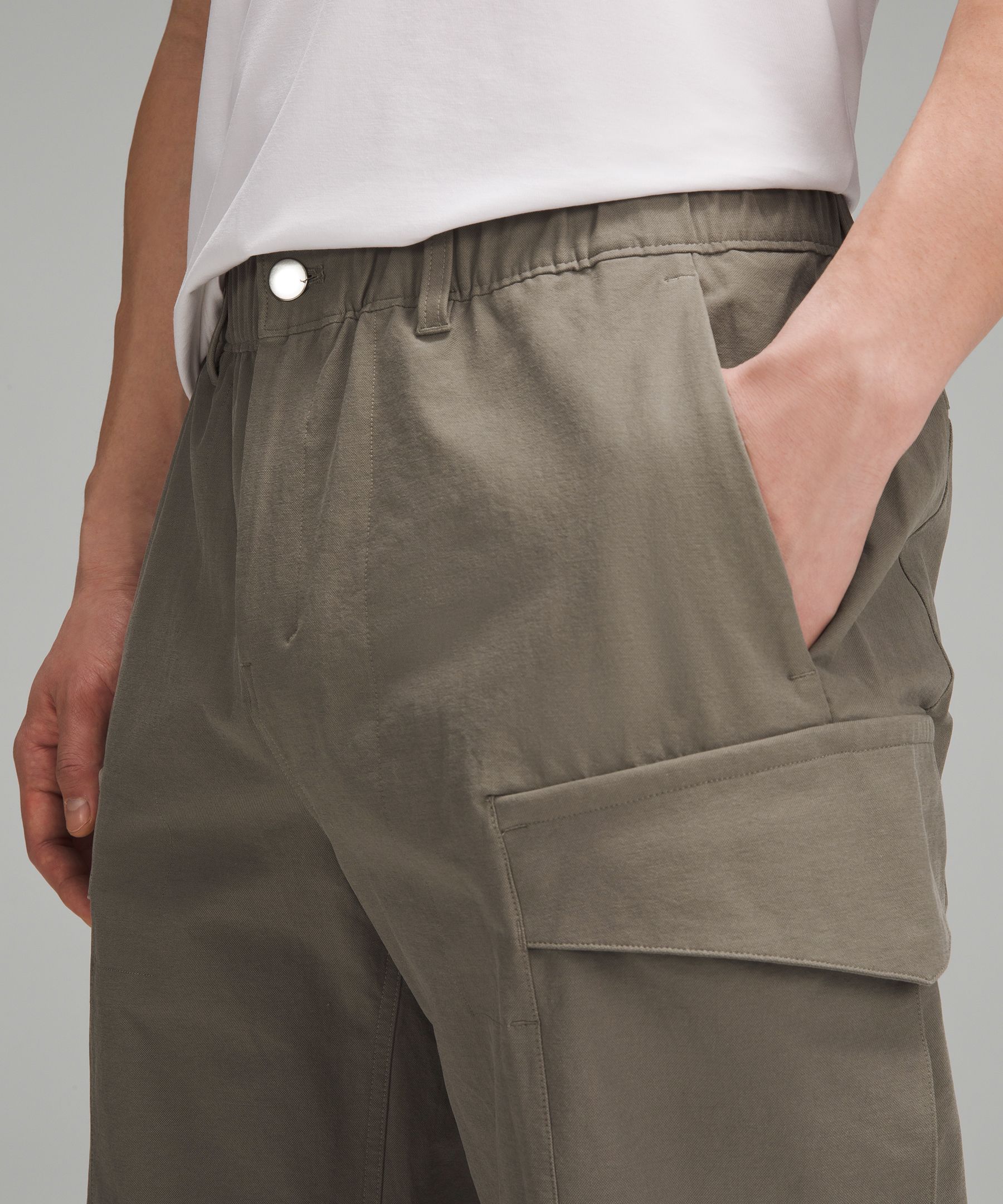 Stretch Cotton VersaTwill Relaxed-Fit Cargo Pant