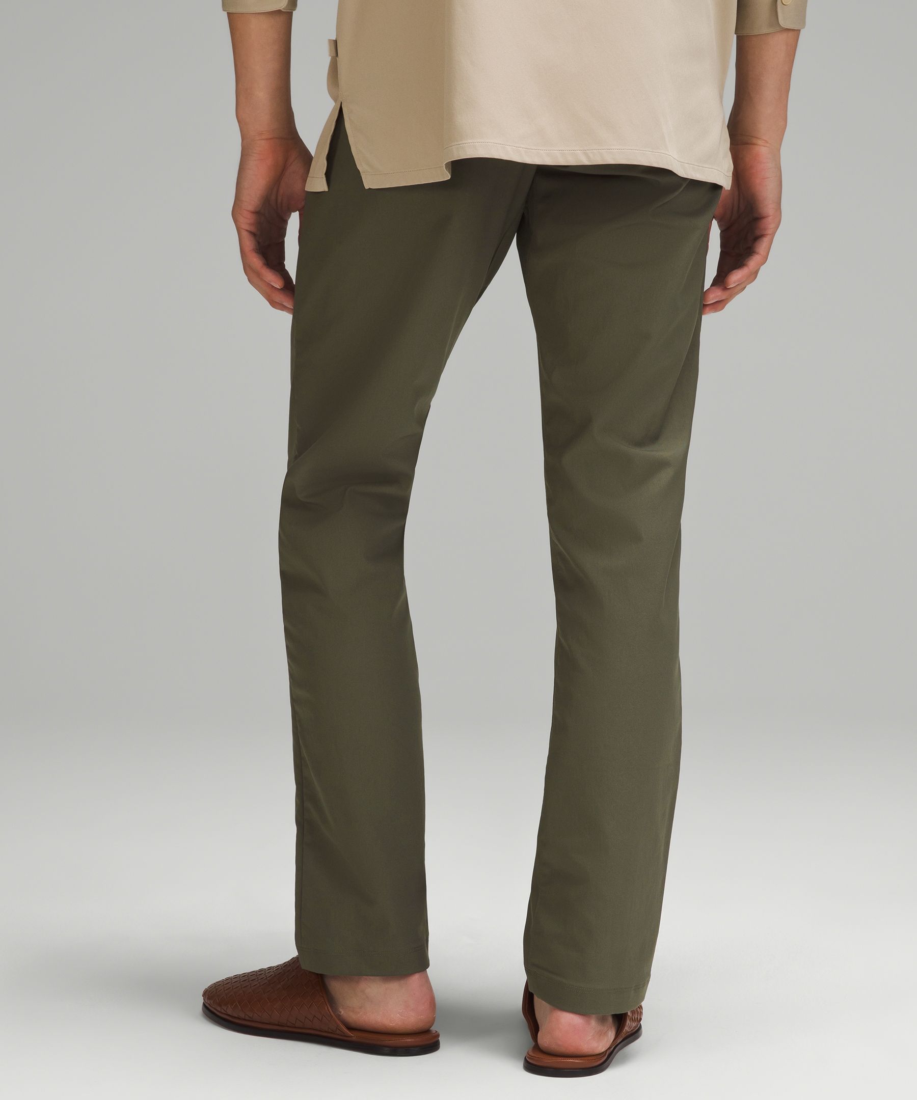 Lightweight Twill Classic-Fit Pant