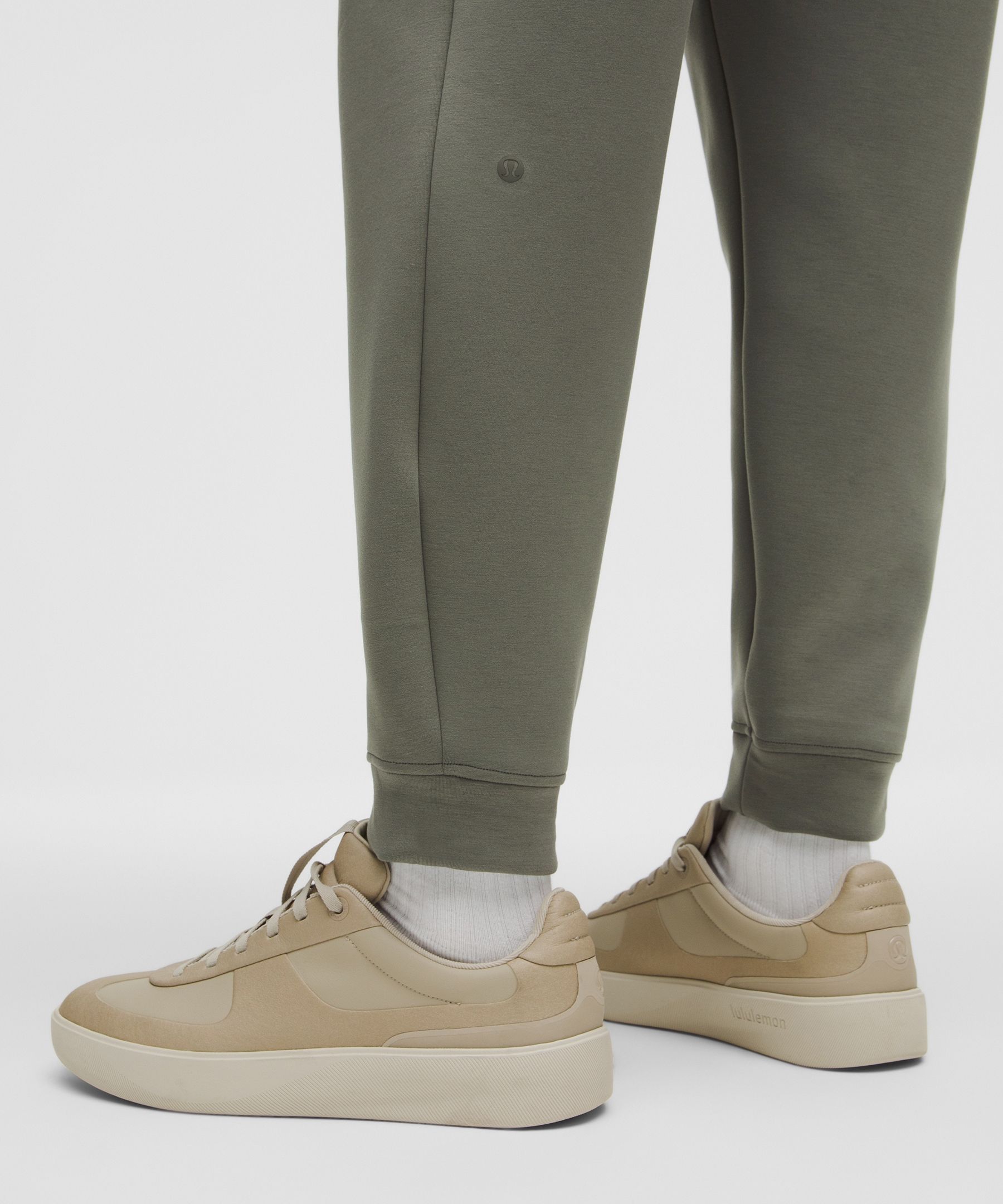 Lululemon Smooth Spacer Joggers Shorter